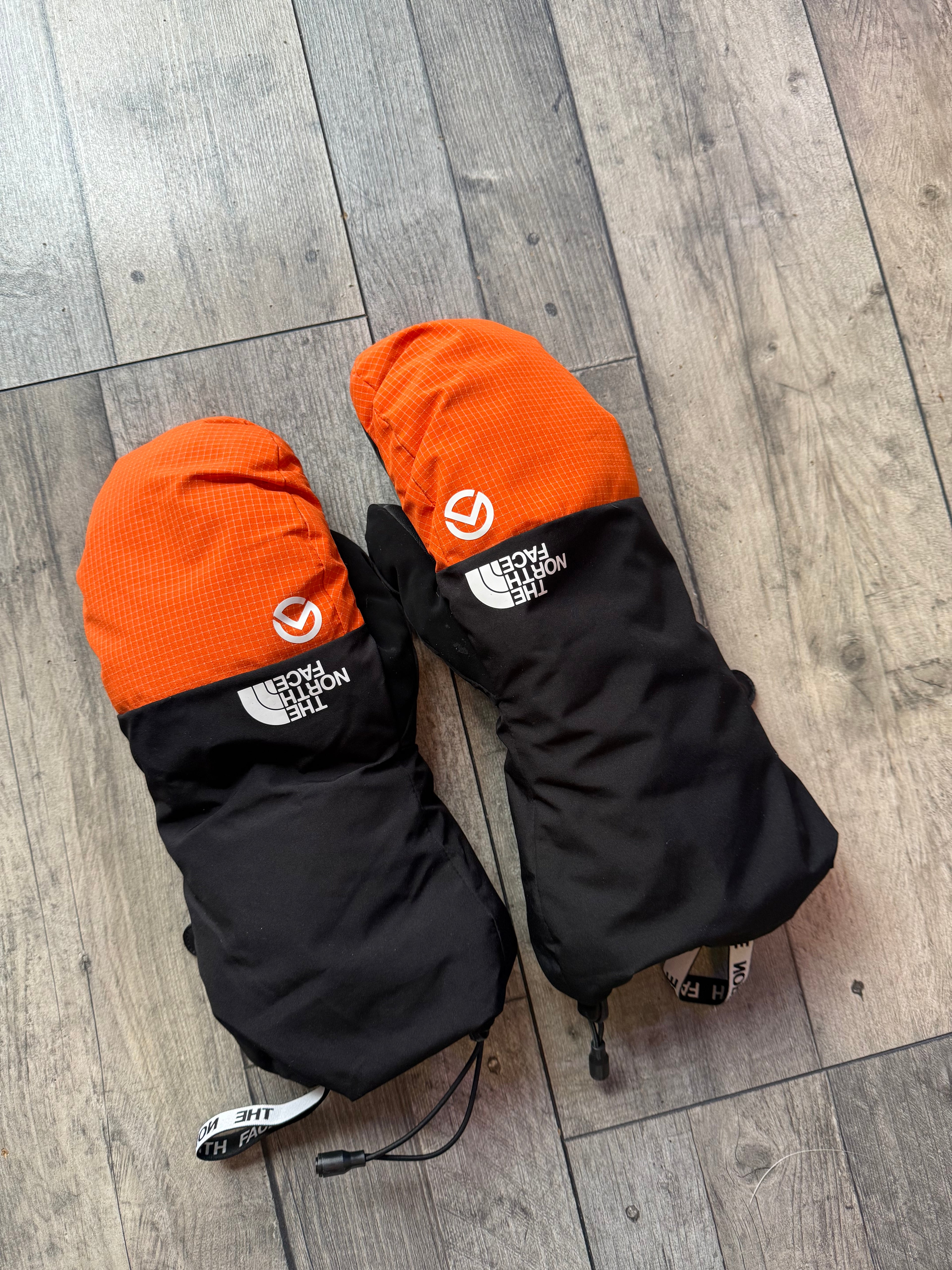The North Face Summit Series Mitts – Large