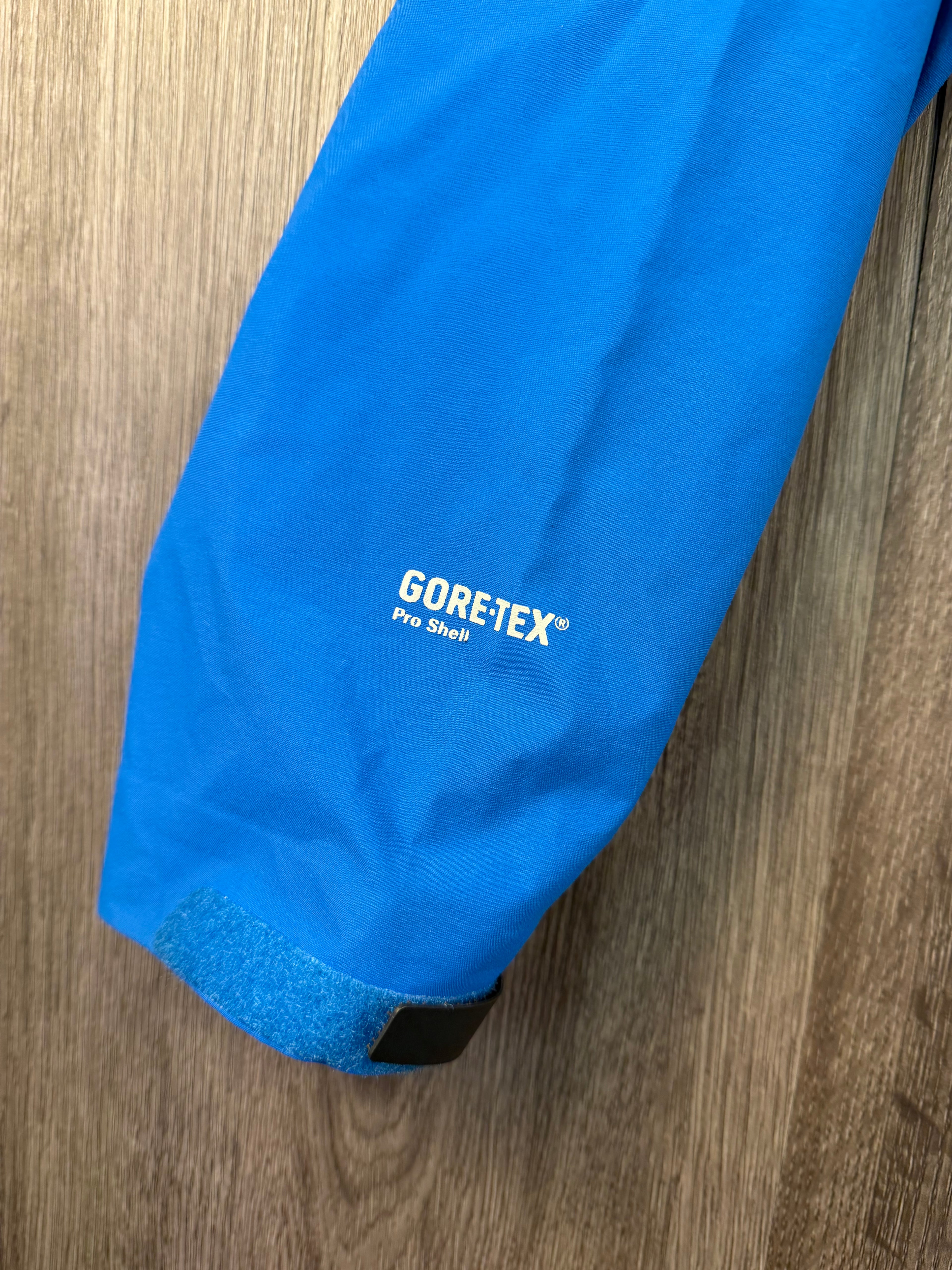 Men’s TNF L5 goretex pro hard shell - medium