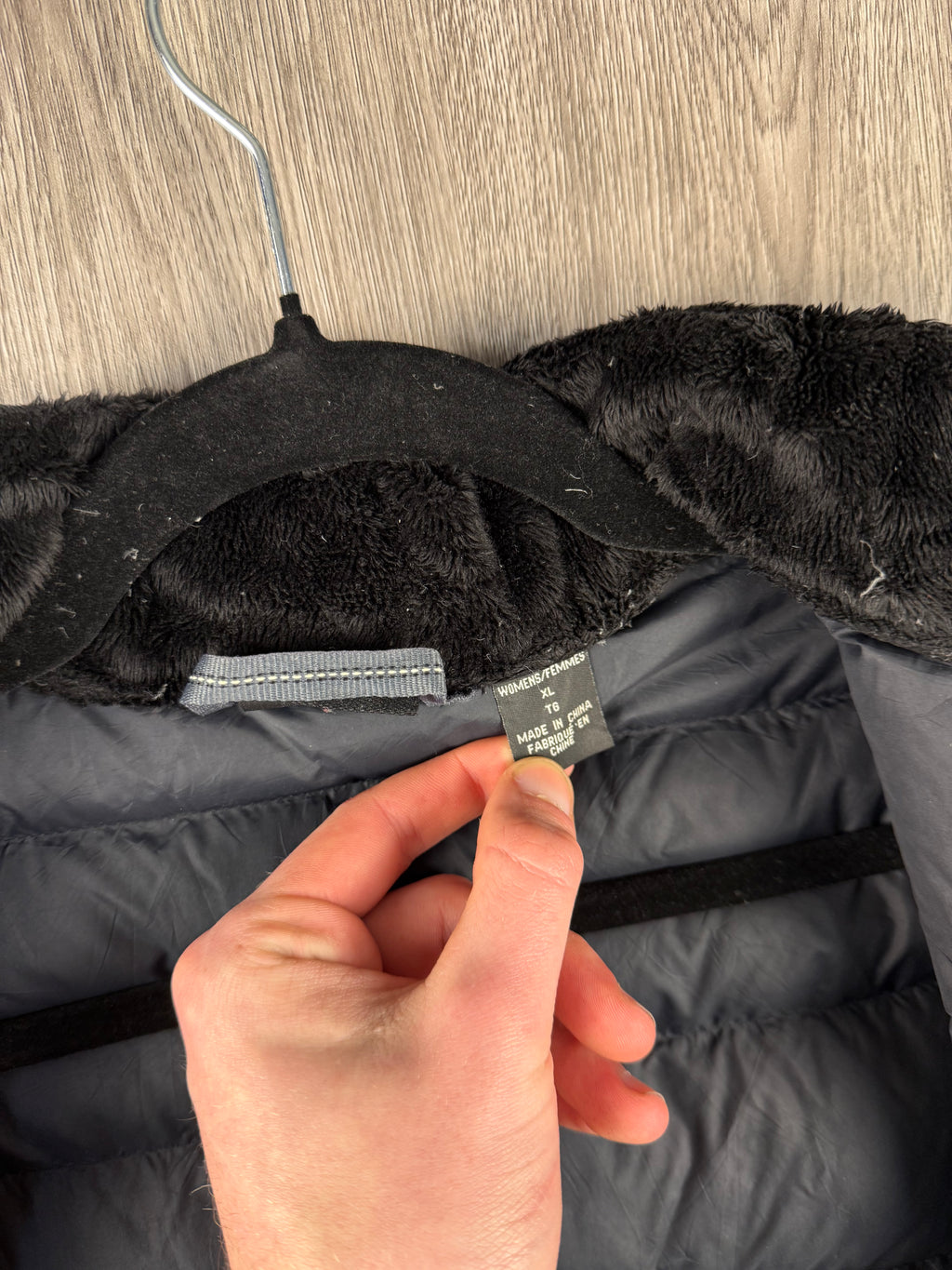 Women’s mountain hardwear down jacket - extra large