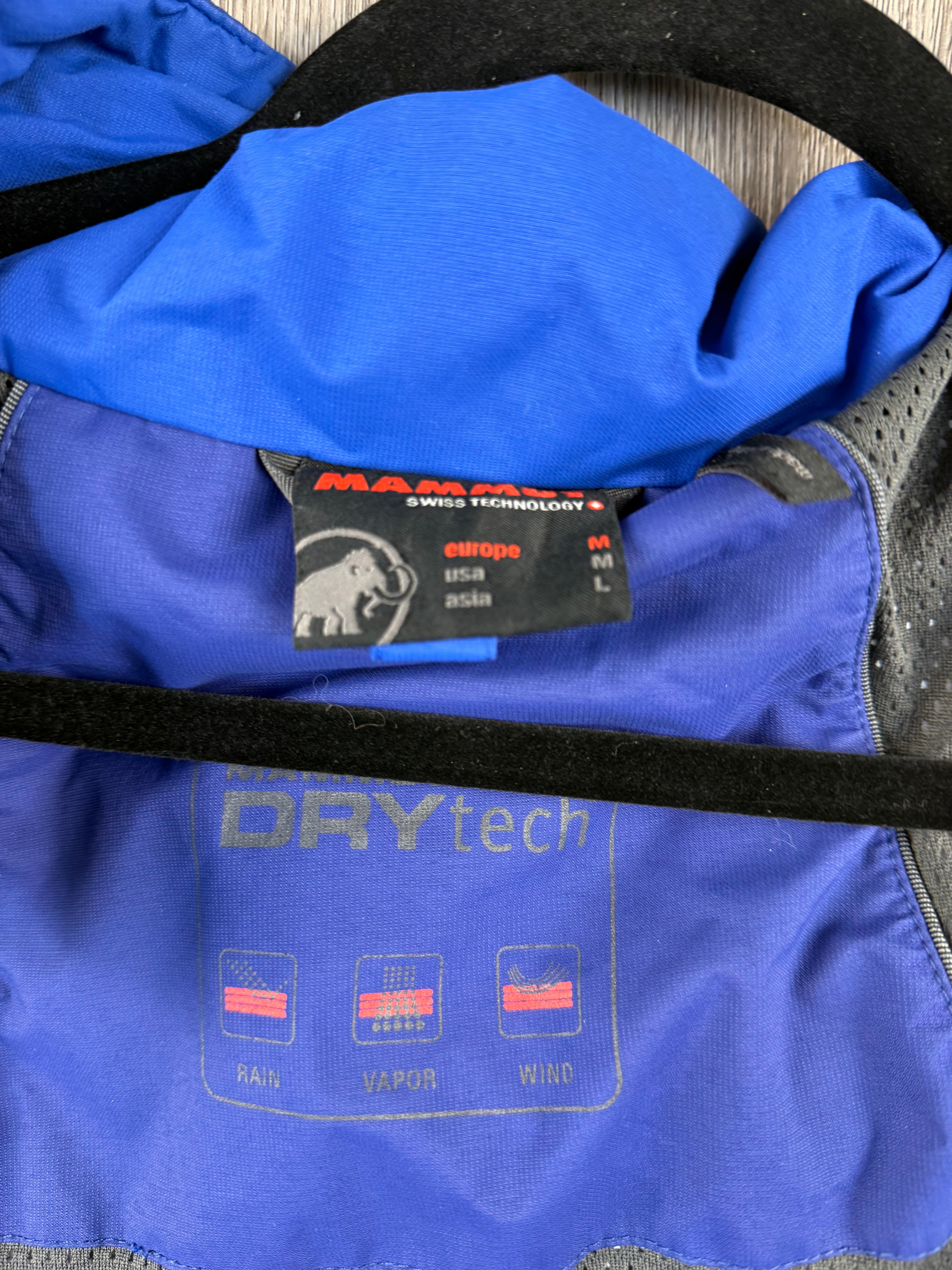 Mammut DryTech Waterproof Jacket – Men’s Large