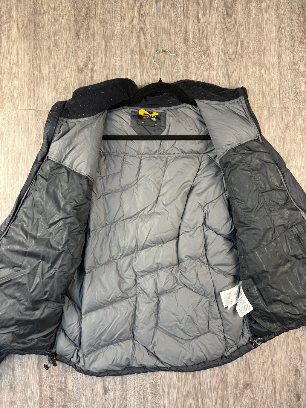 Men’s mountain hardwear down jacket - medium