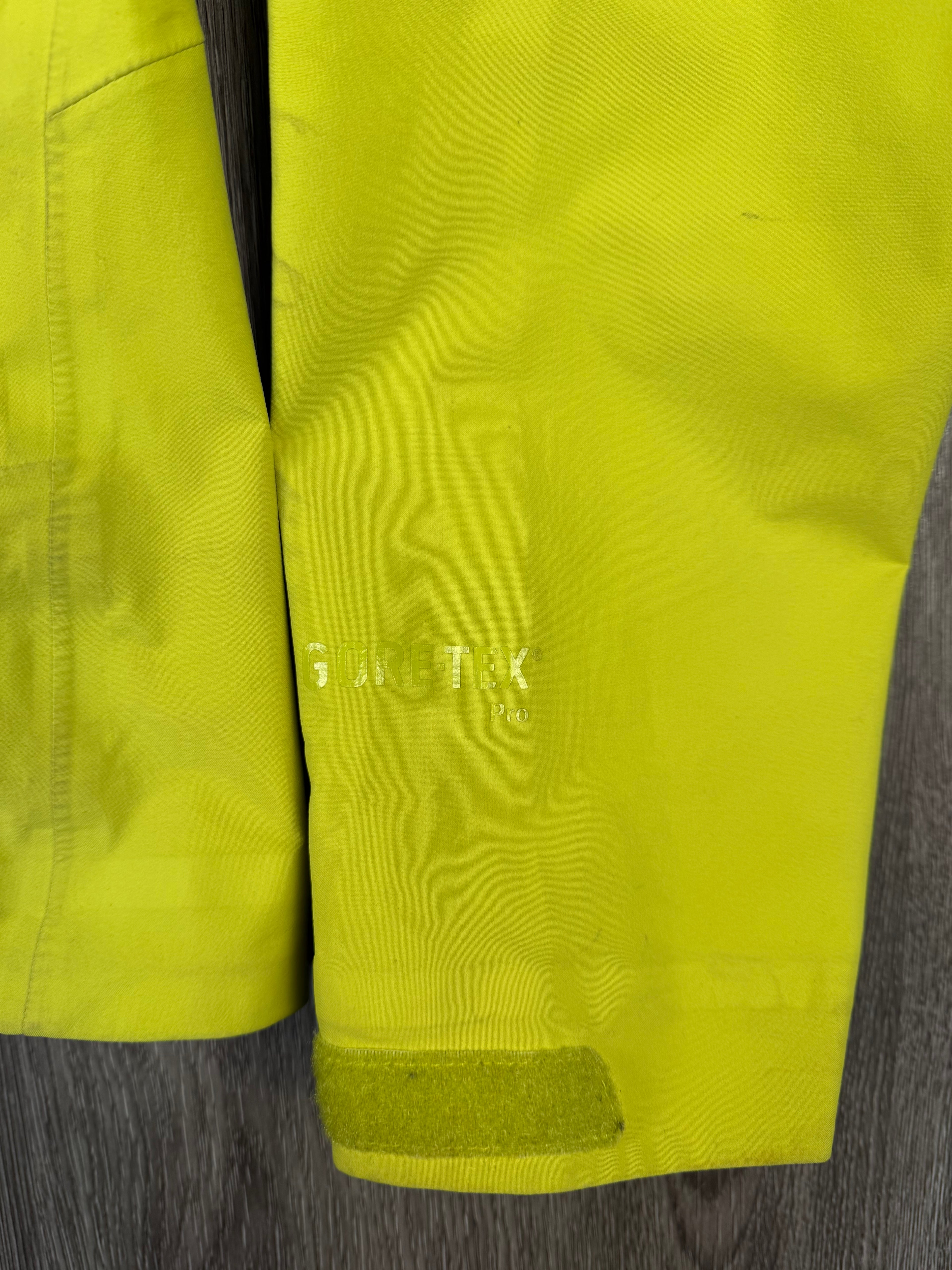 Men’s TNF summit series l5 goretex pro - medium