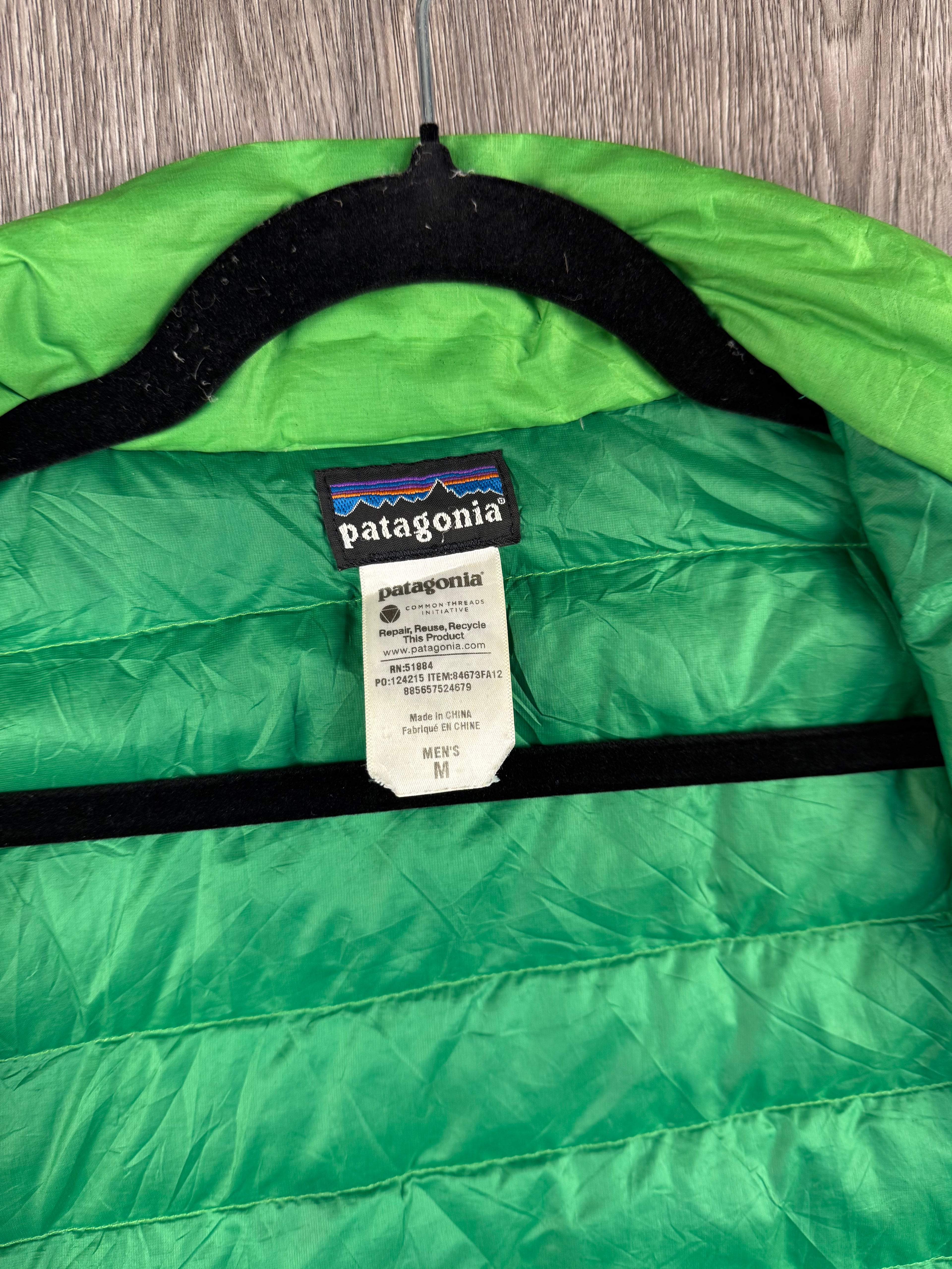 Men’s Patagonia down jacket - medium
