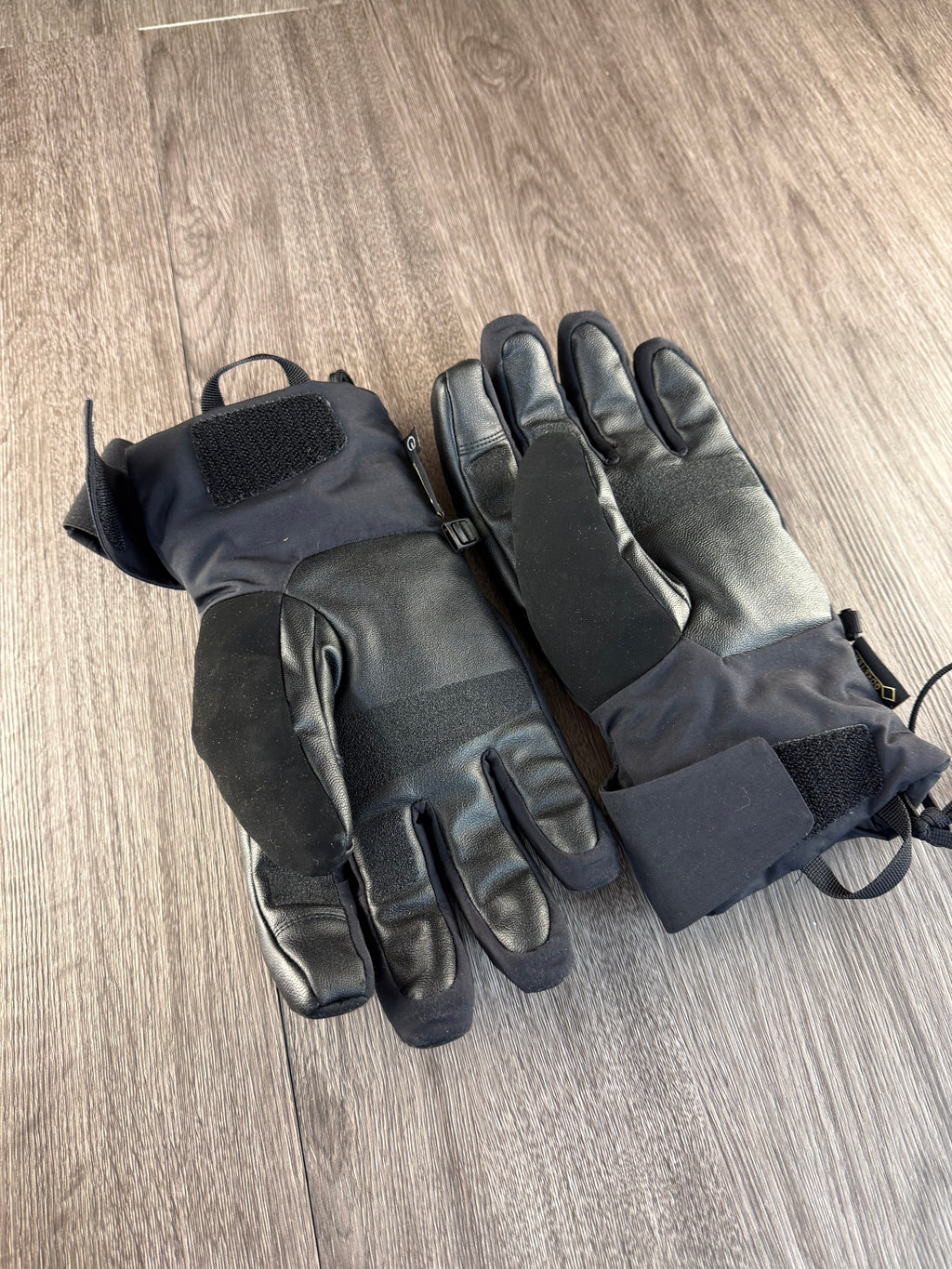 Men’s TNF goretex gloves - Large