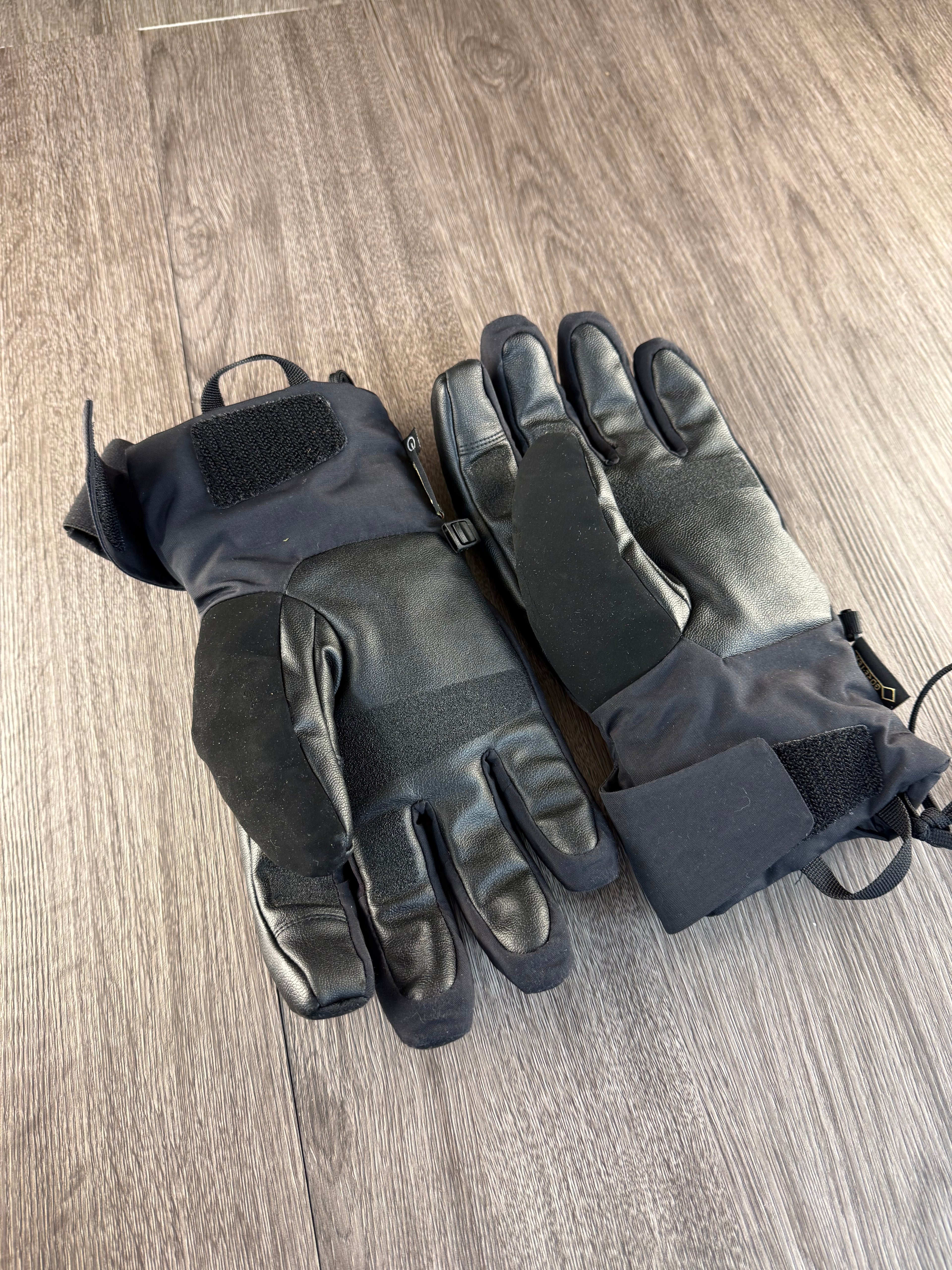 Men’s TNF goretex gloves - Large