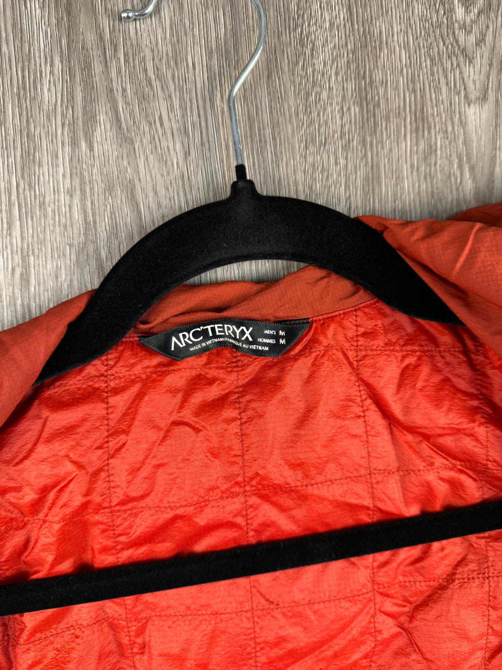 Men’s Arcteryx atom lt jacket medium