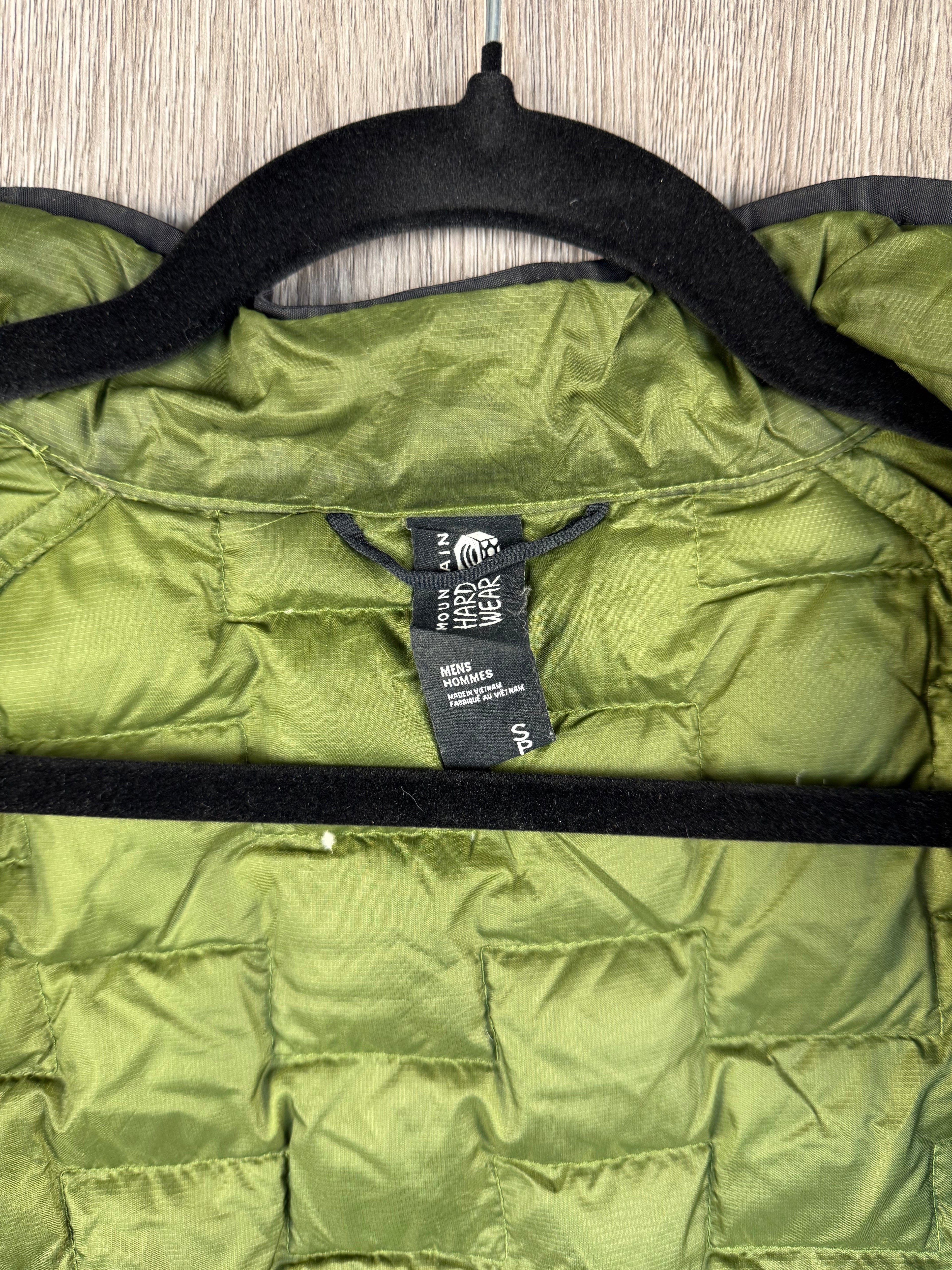 Men’s Mountain hardwear down jacket - small