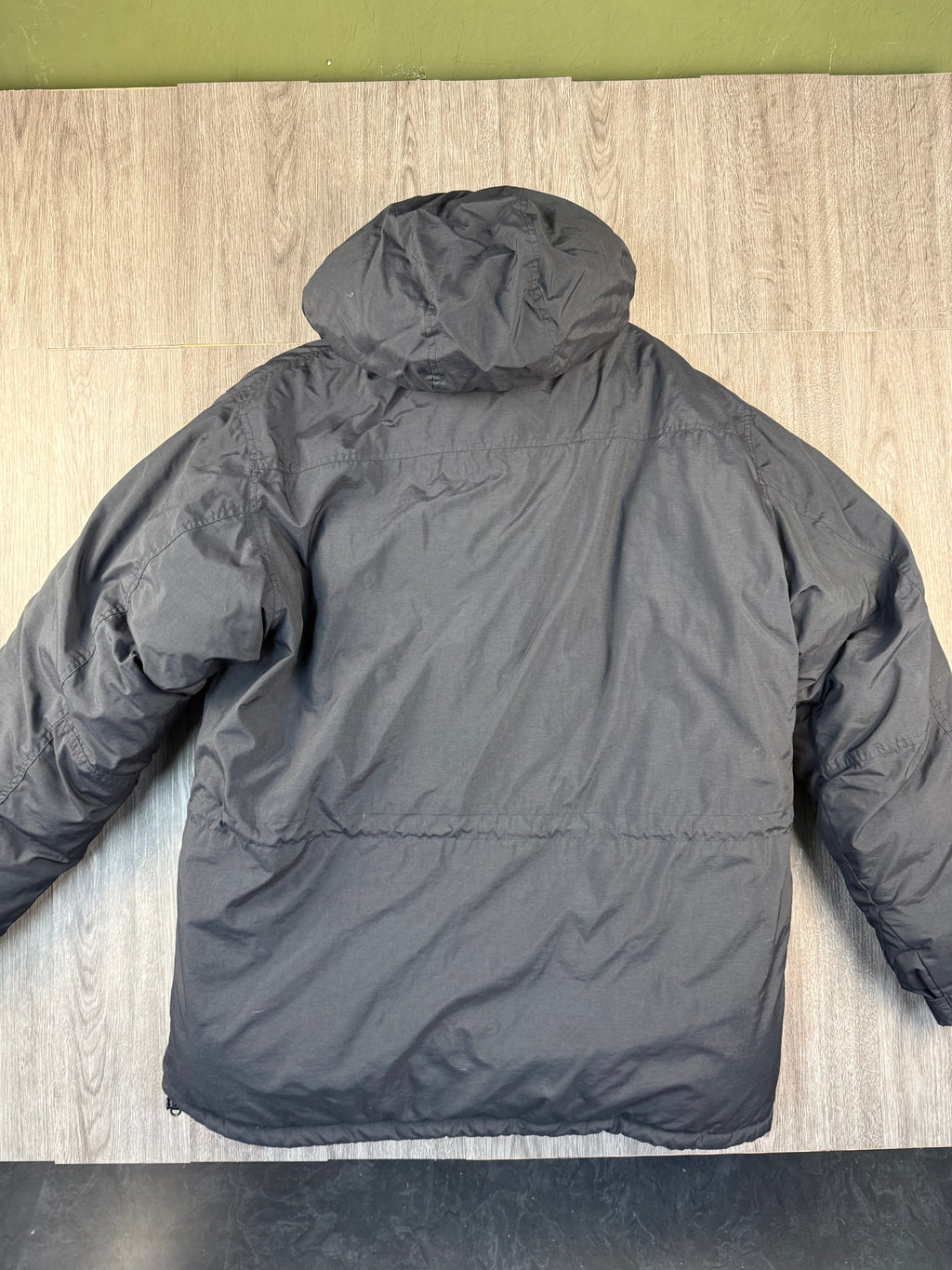 Men’s mountain hardwear down parka - extra large