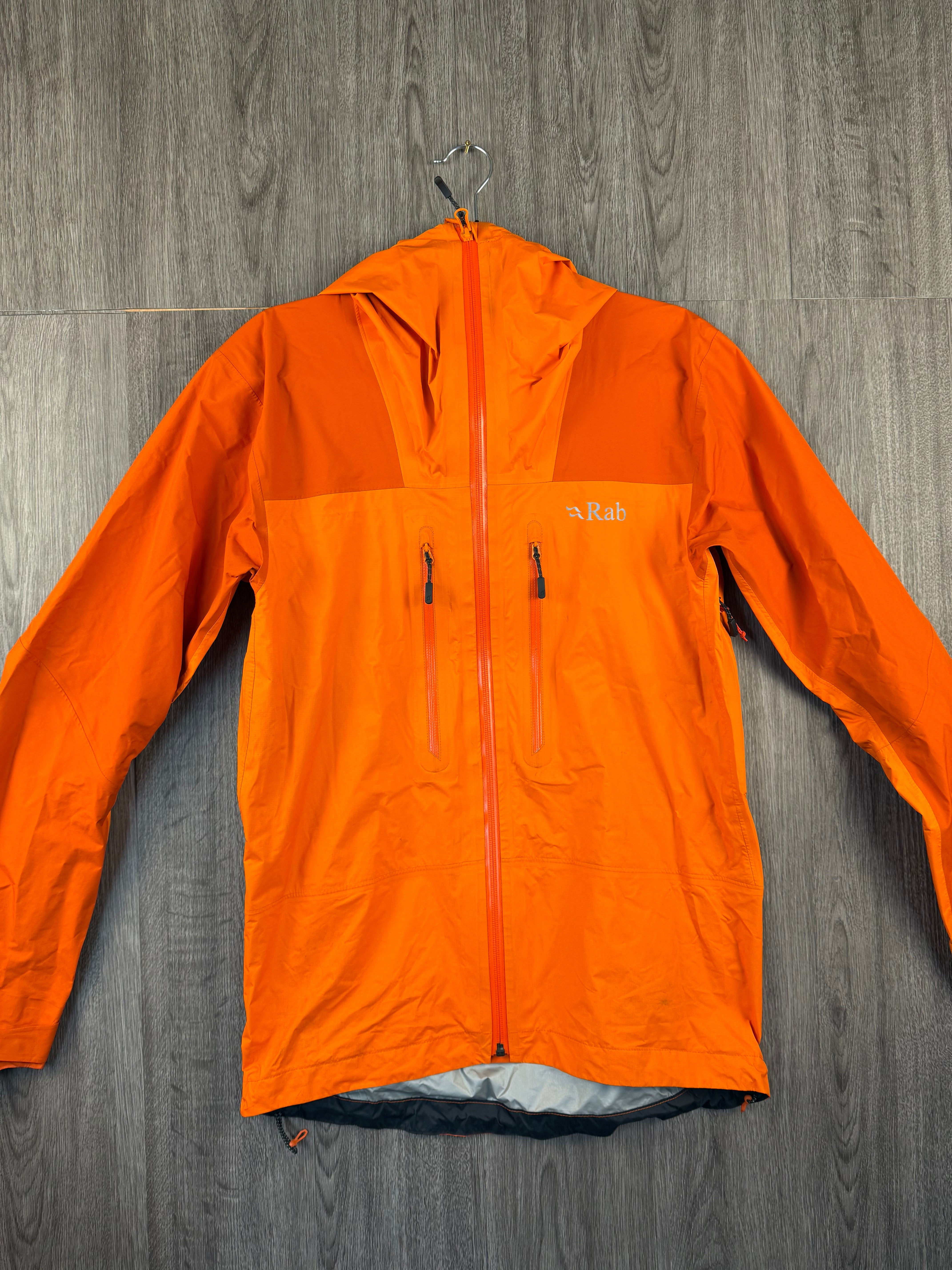 ♡RAB♡ Men's Rab zenith goretex hard shell - small – ReTrail