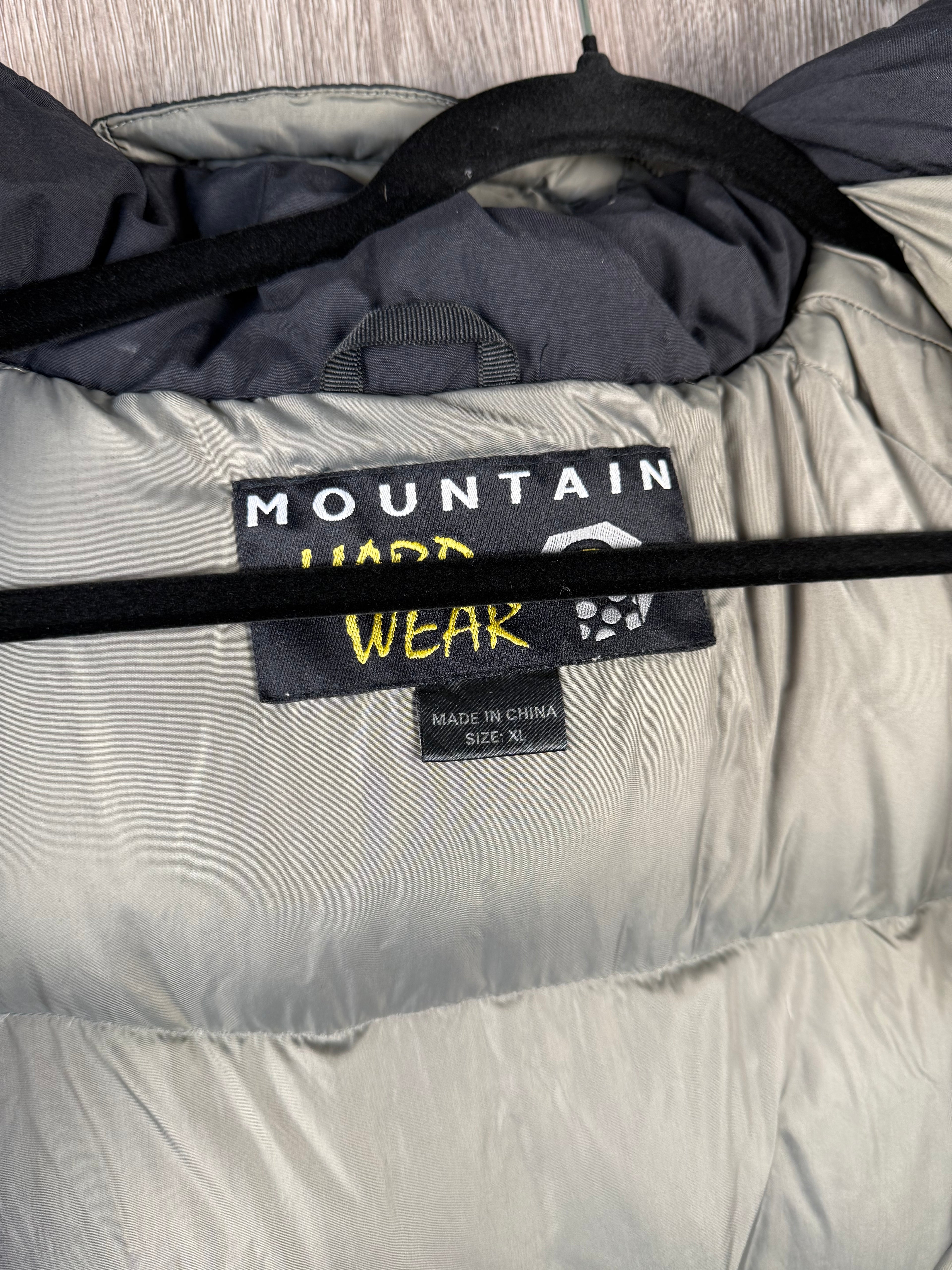 Men’s mountain hardwear down parka - extra large