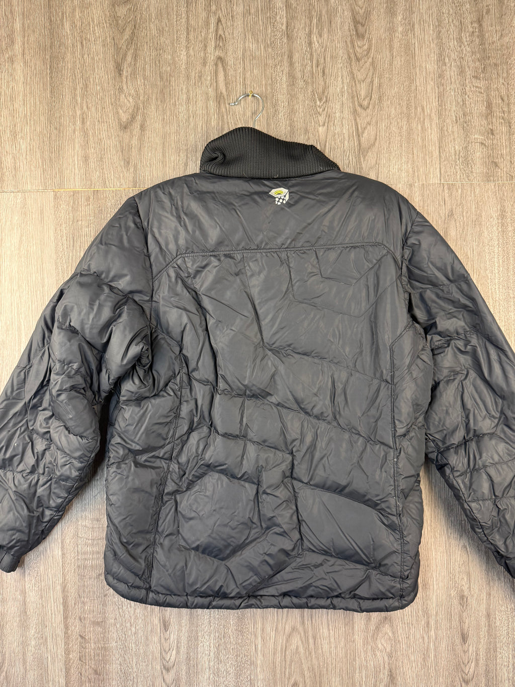 Men’s mountain hardwear down jacket - medium