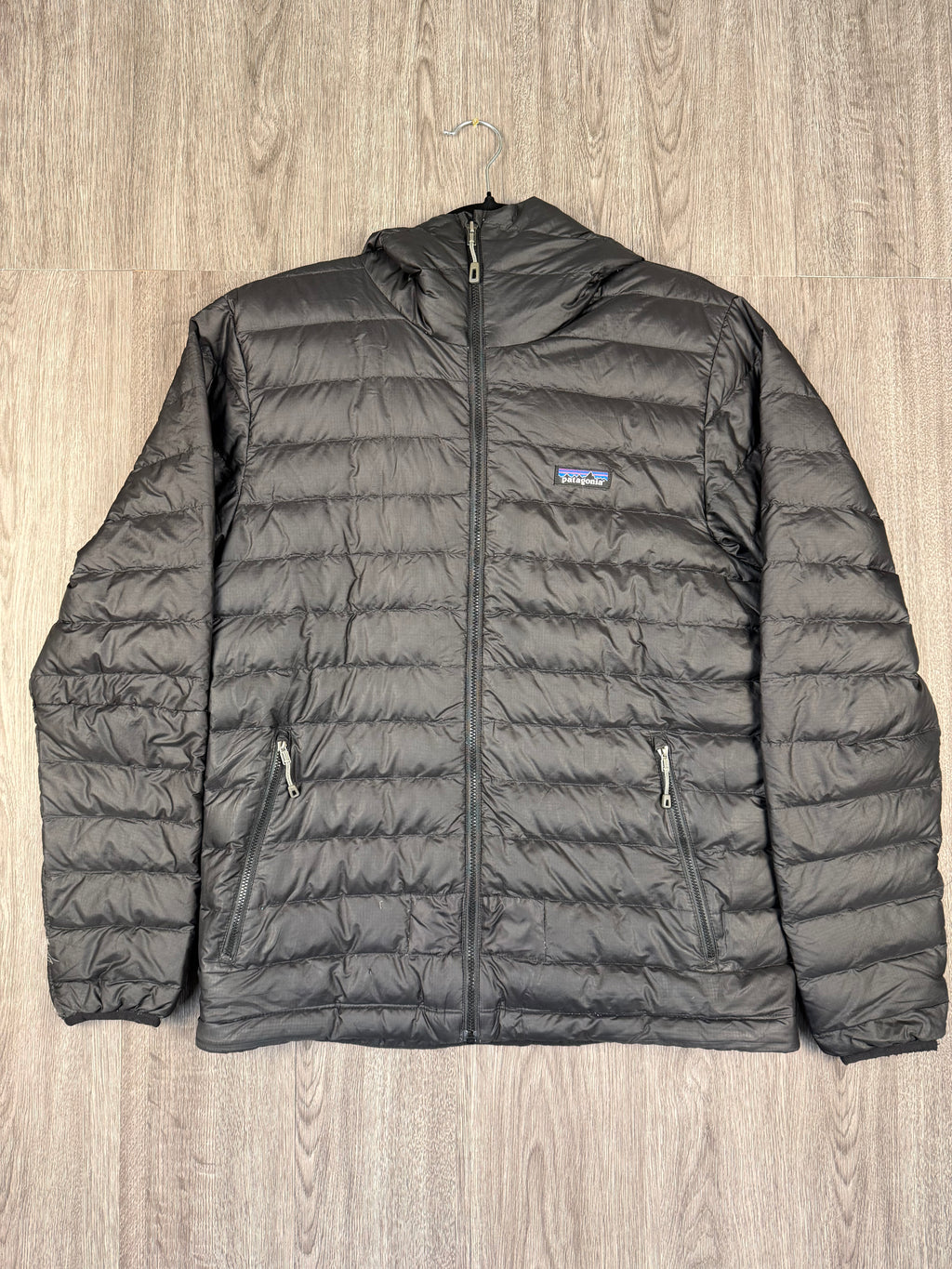 Men’s Patagonia down jacket - medium