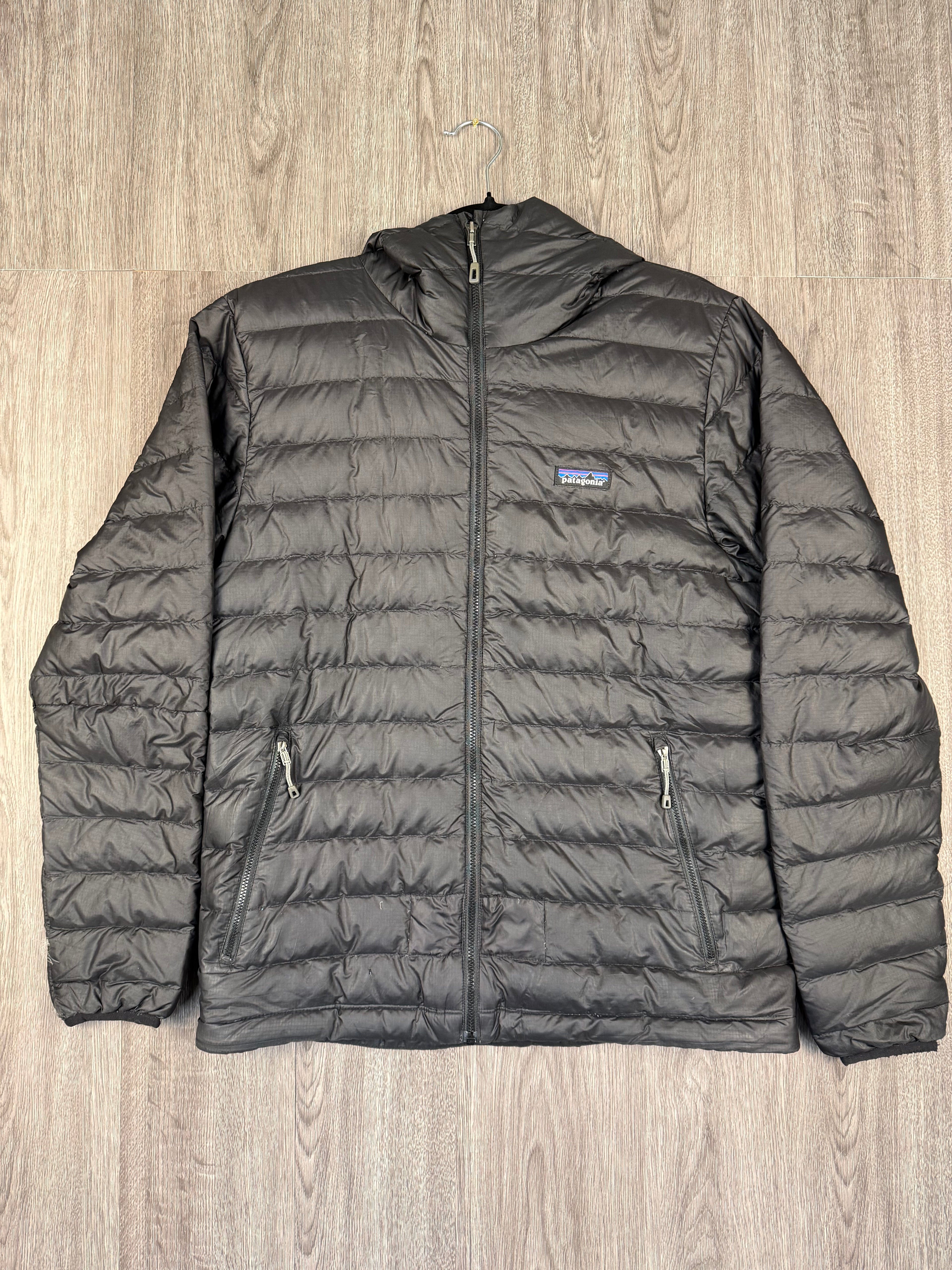 Men’s Patagonia down jacket - medium