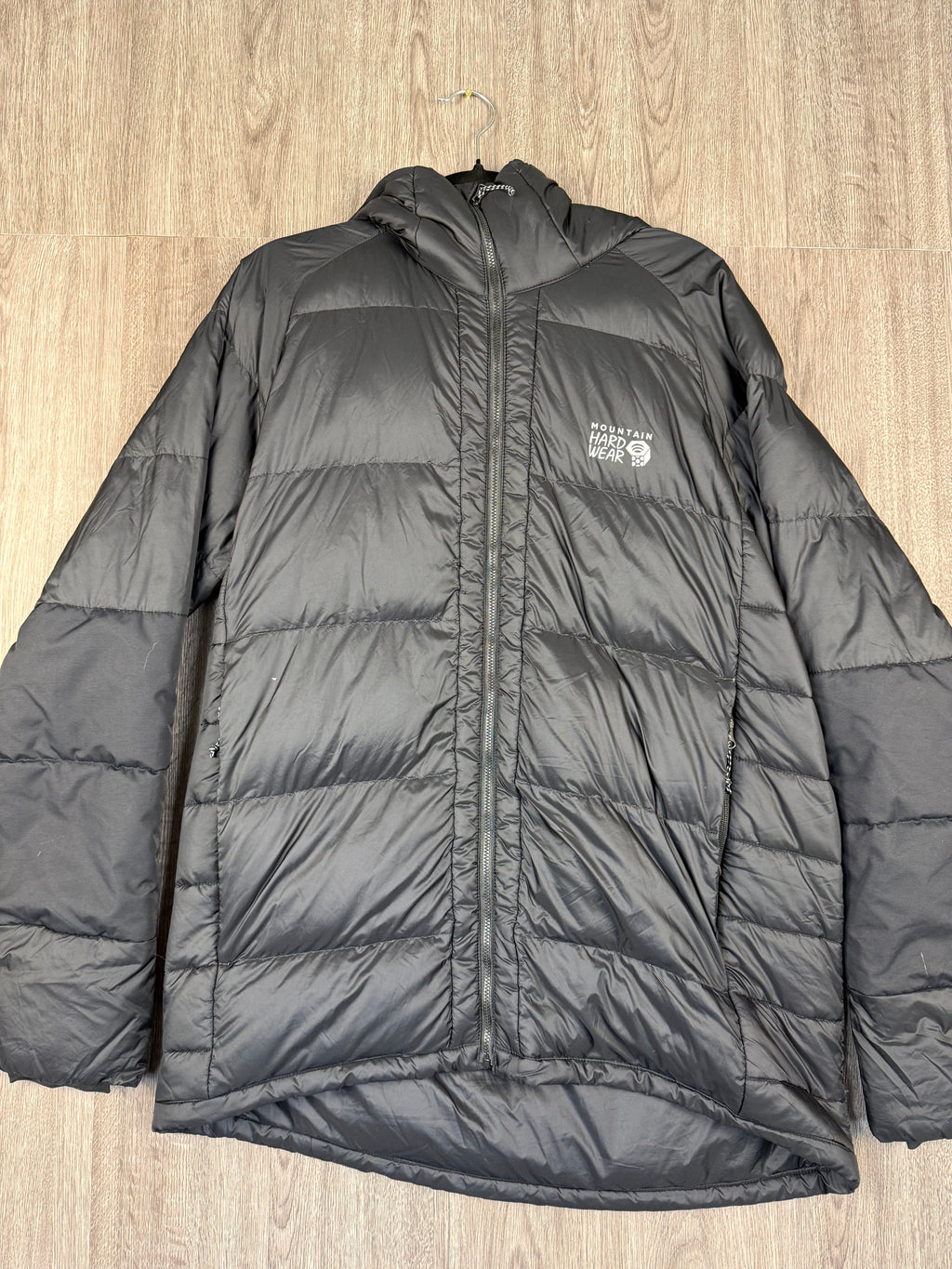 Men’s mountain hardwear down puffer - large