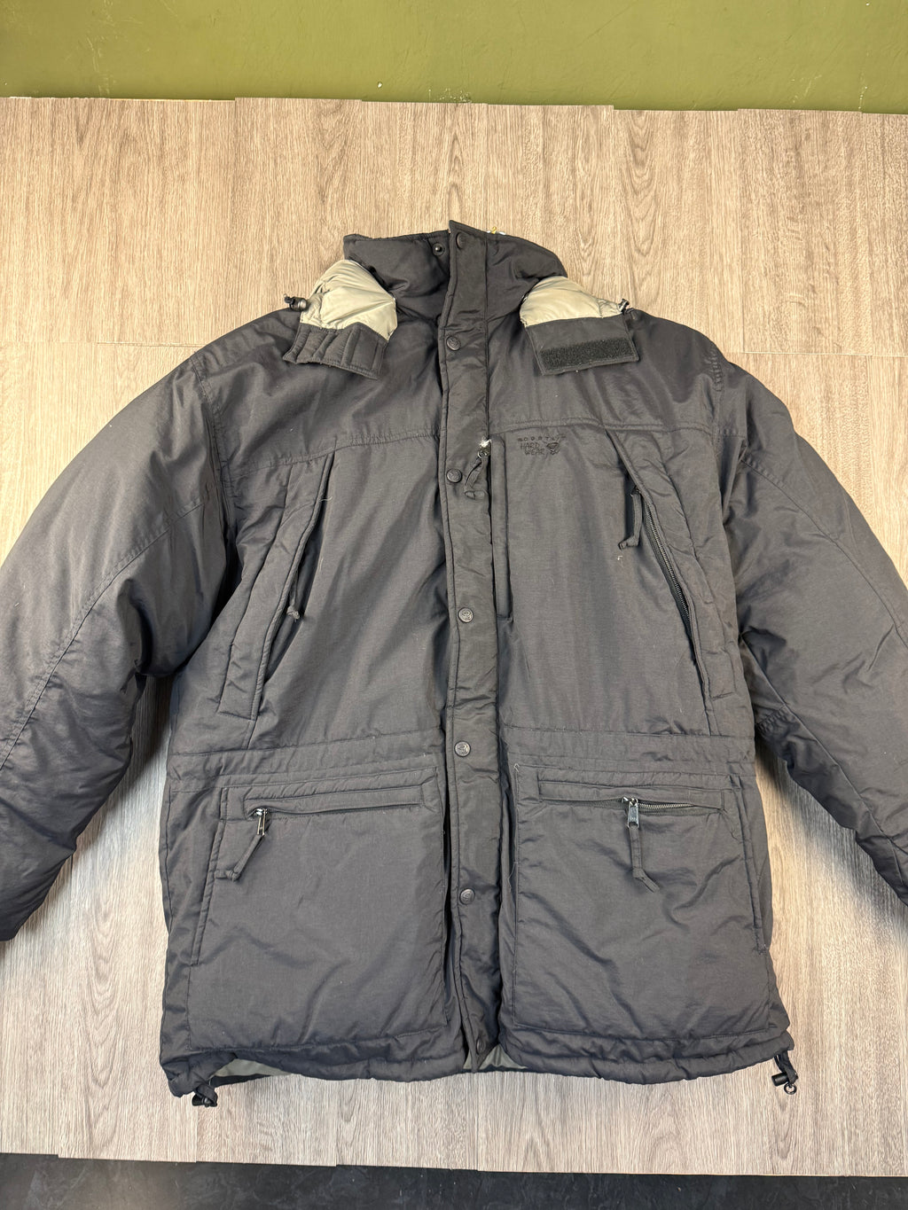 Men’s mountain hardwear down parka - extra large