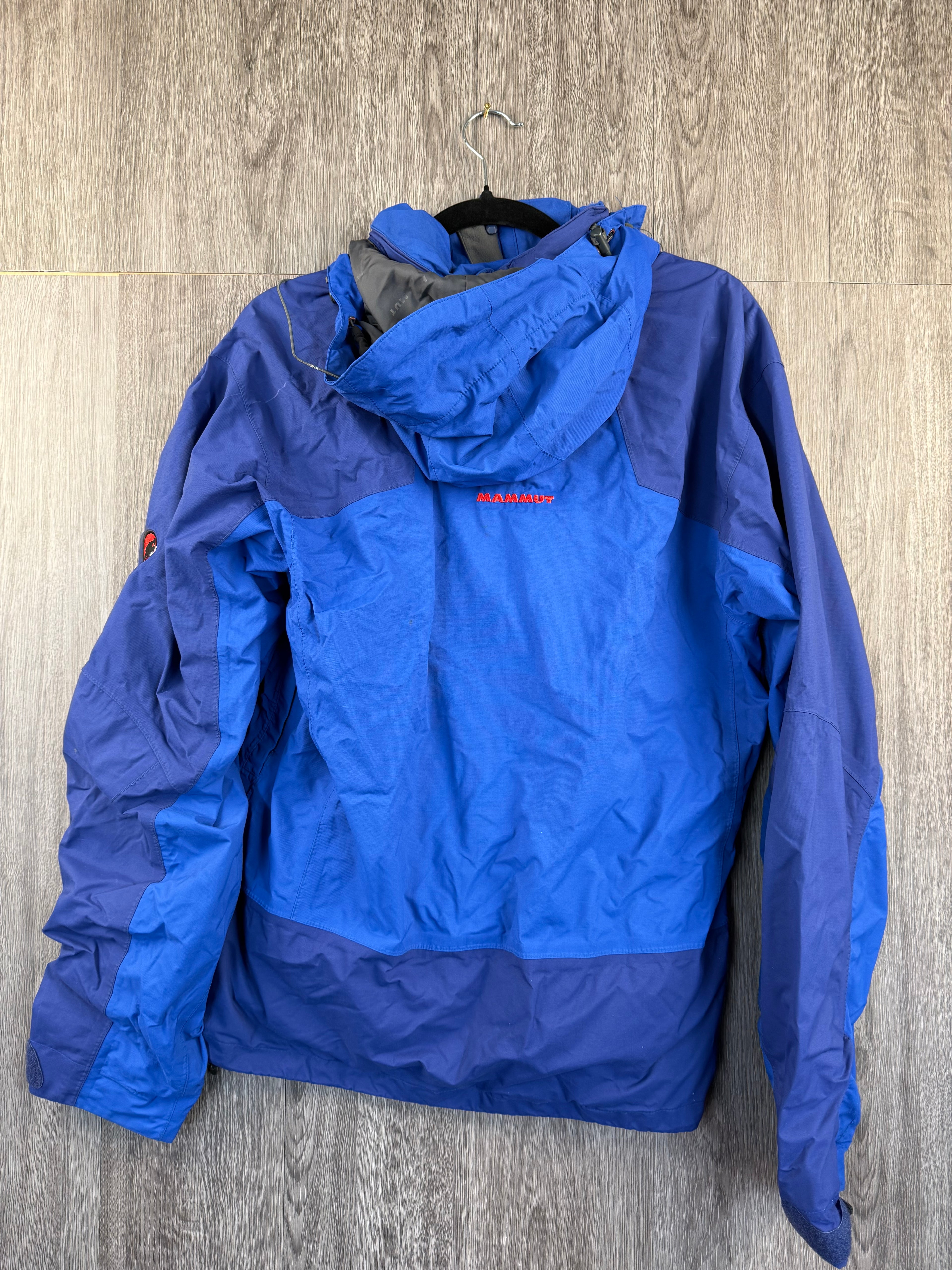 Mammut DryTech Waterproof Jacket – Men’s Large