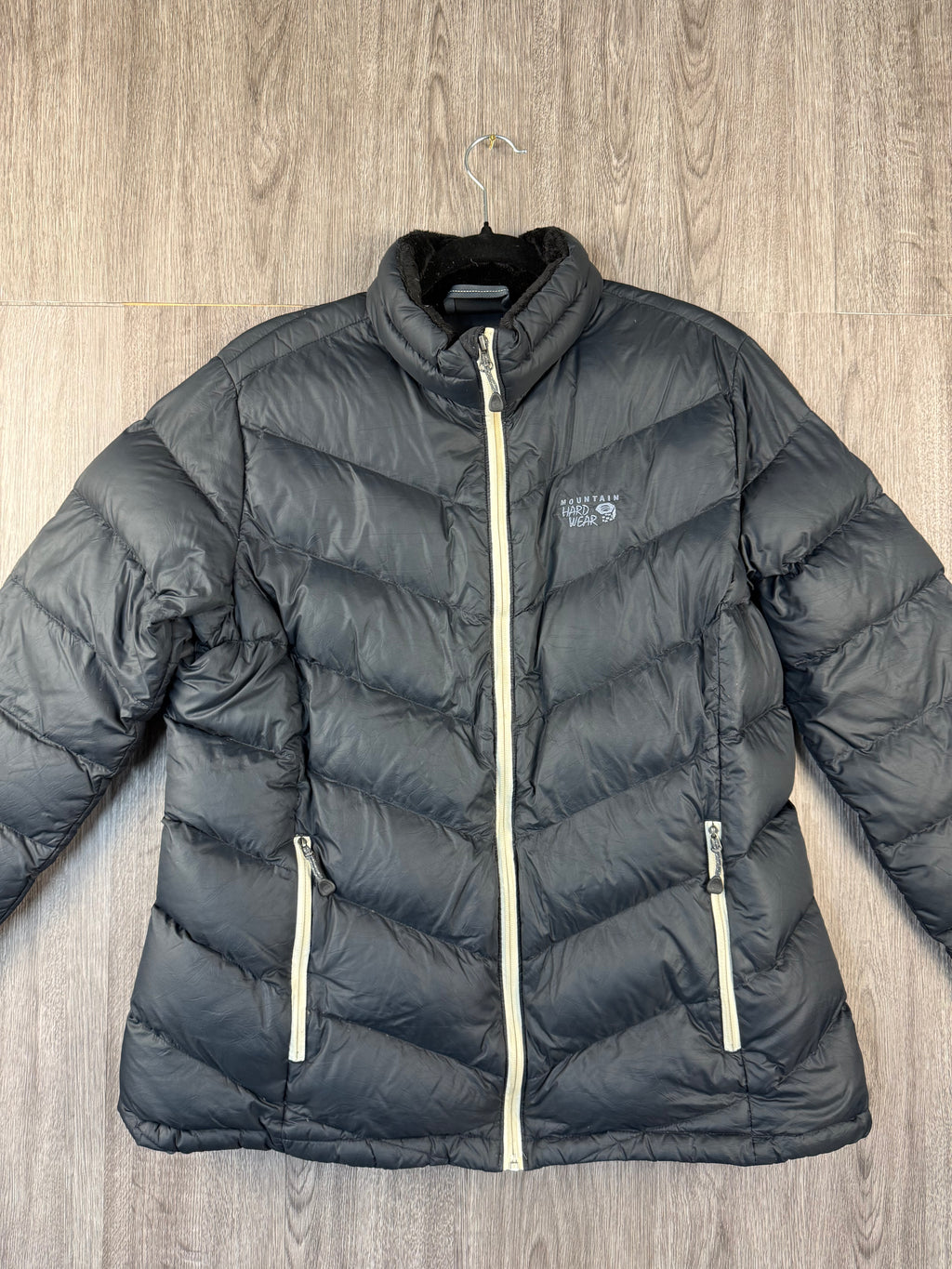 Women’s mountain hardwear down jacket - extra large