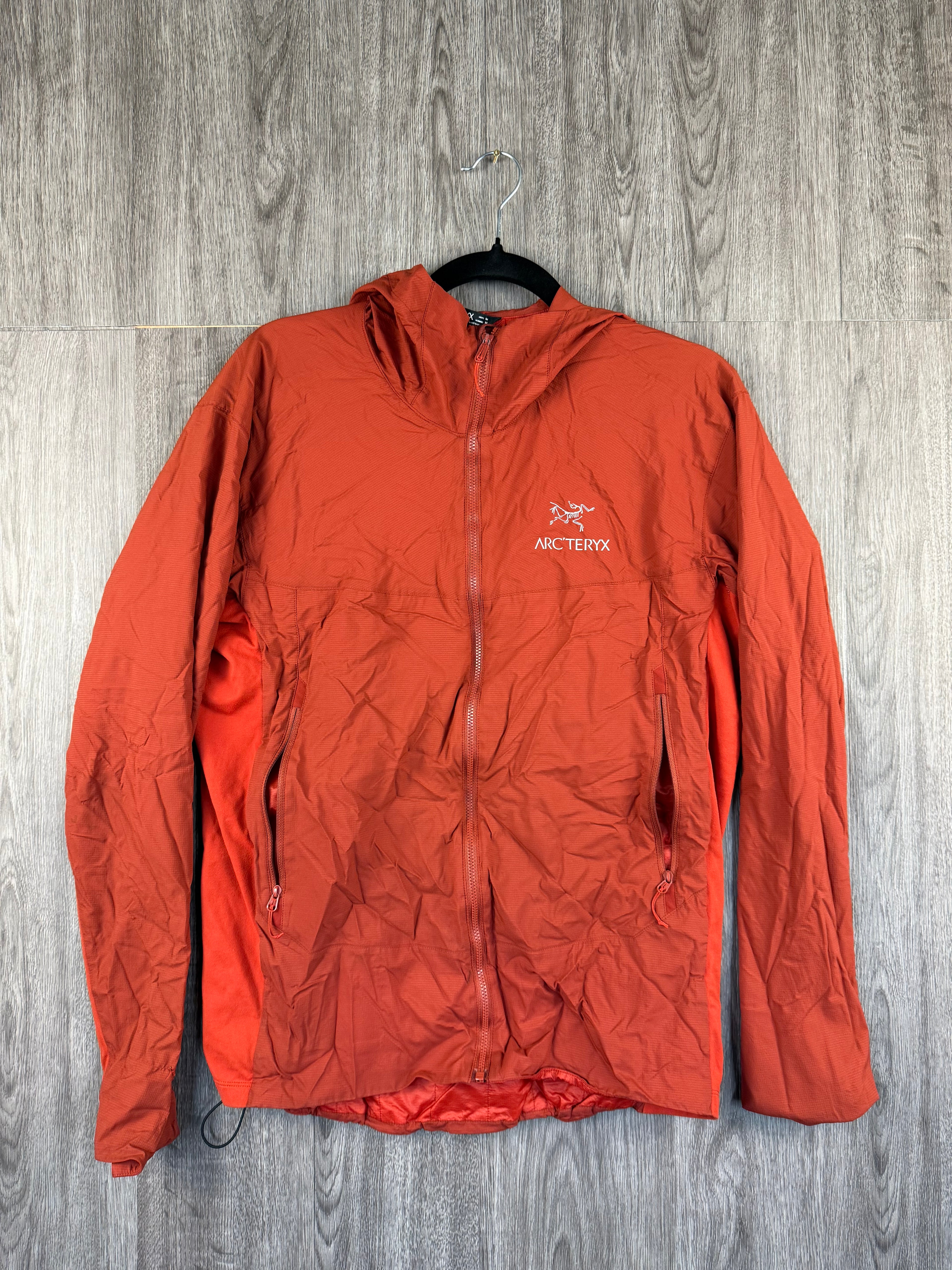 Men’s Arcteryx atom lt jacket medium