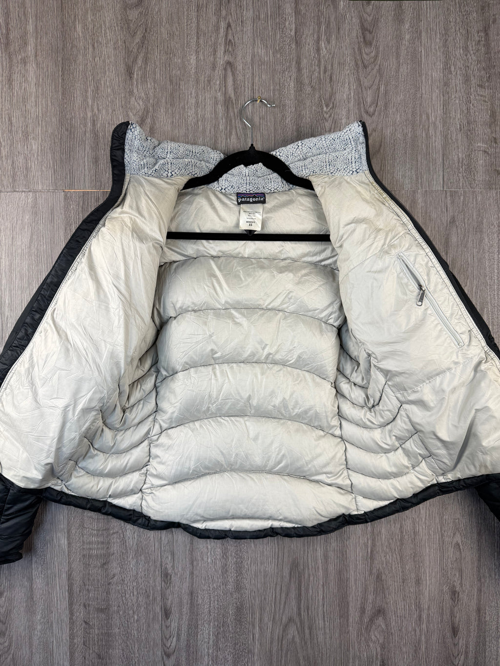 Women’s Patagonia down jacket - extra small