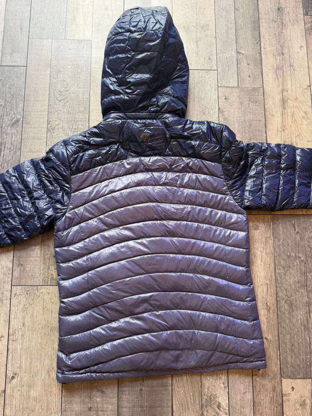 Mountain Hardwear Hooded Down Jacket – Men’s Large