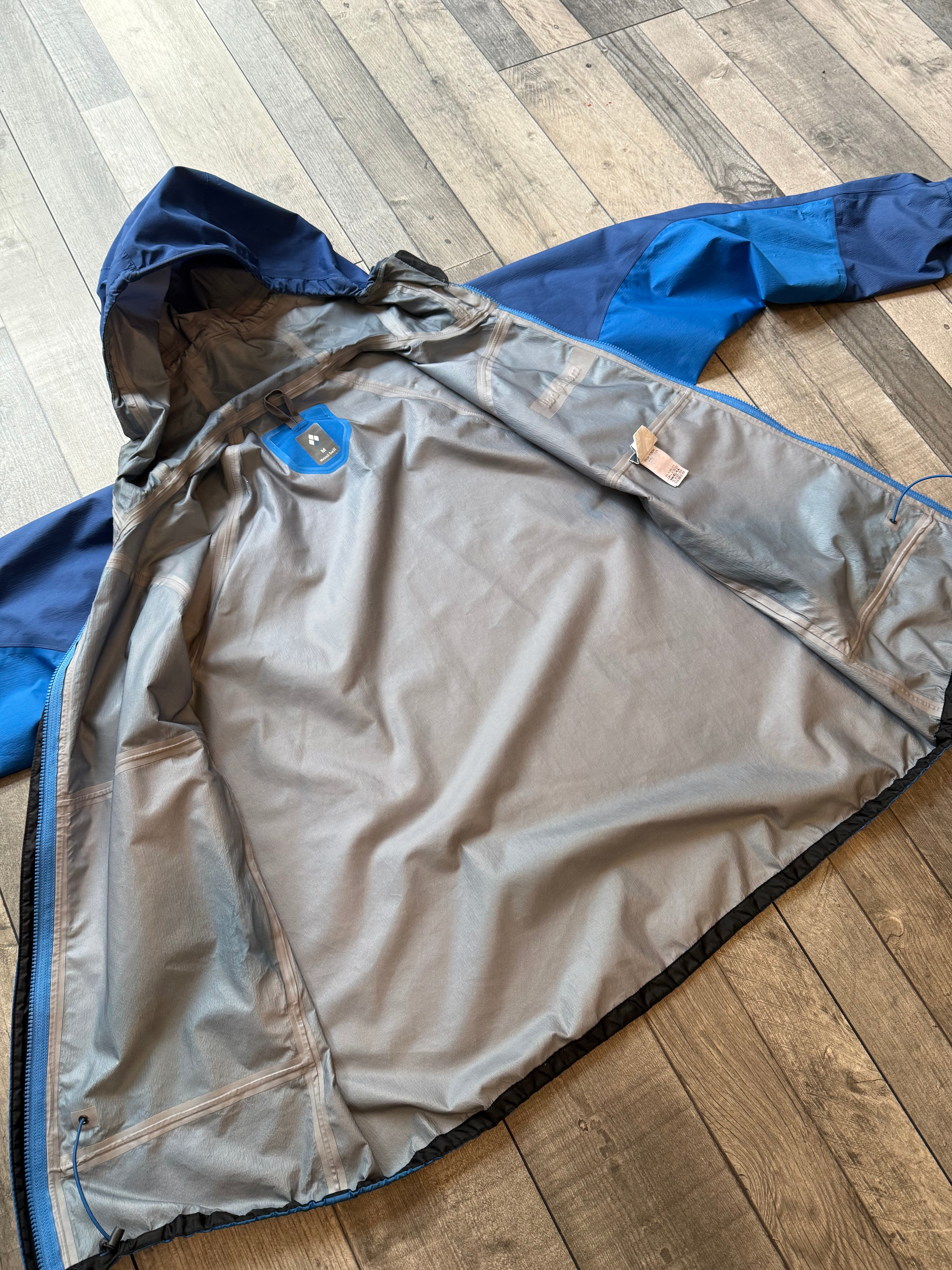 Montbell goretex hard shell