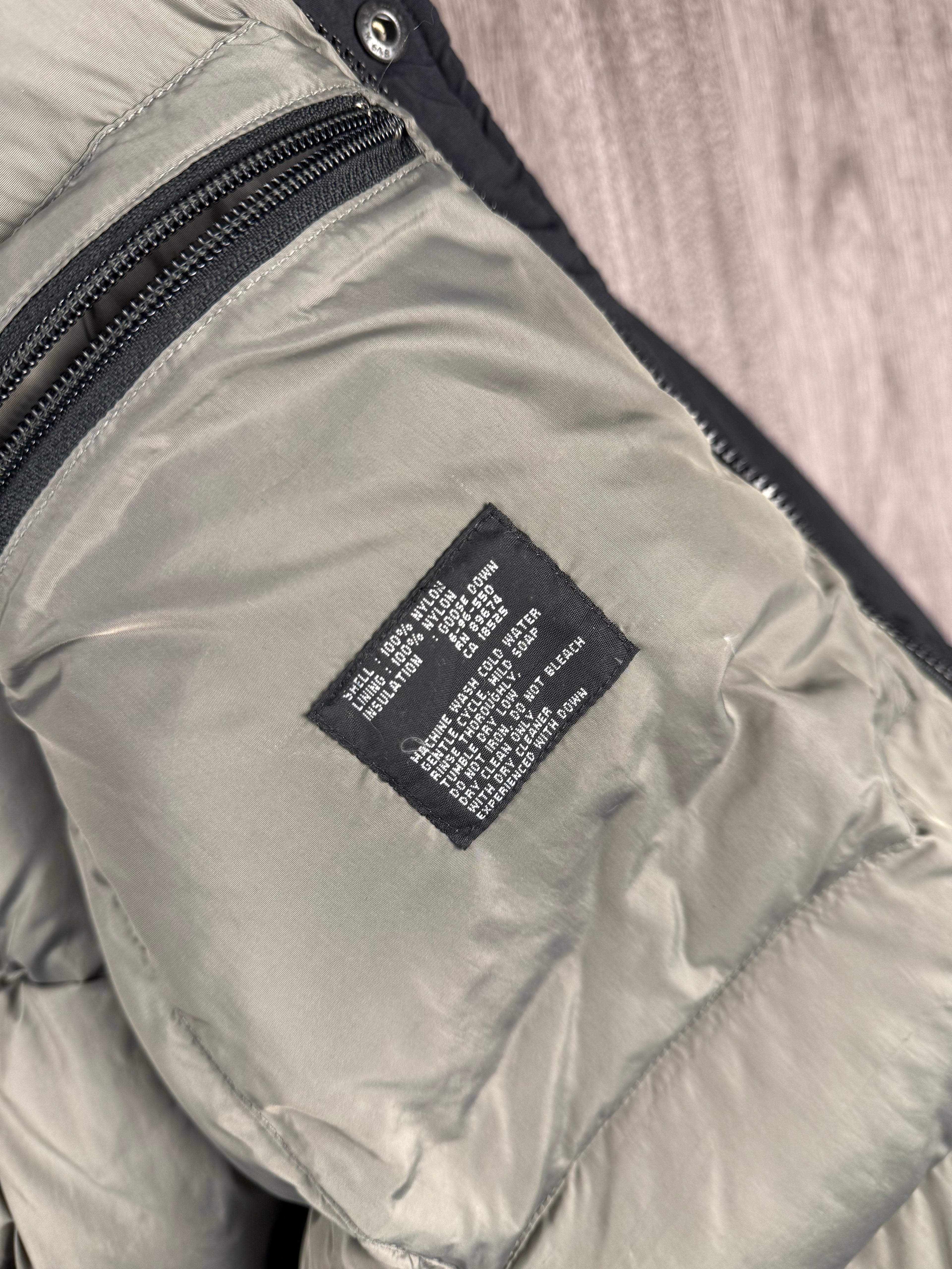 Men’s mountain hardwear down parka - extra large