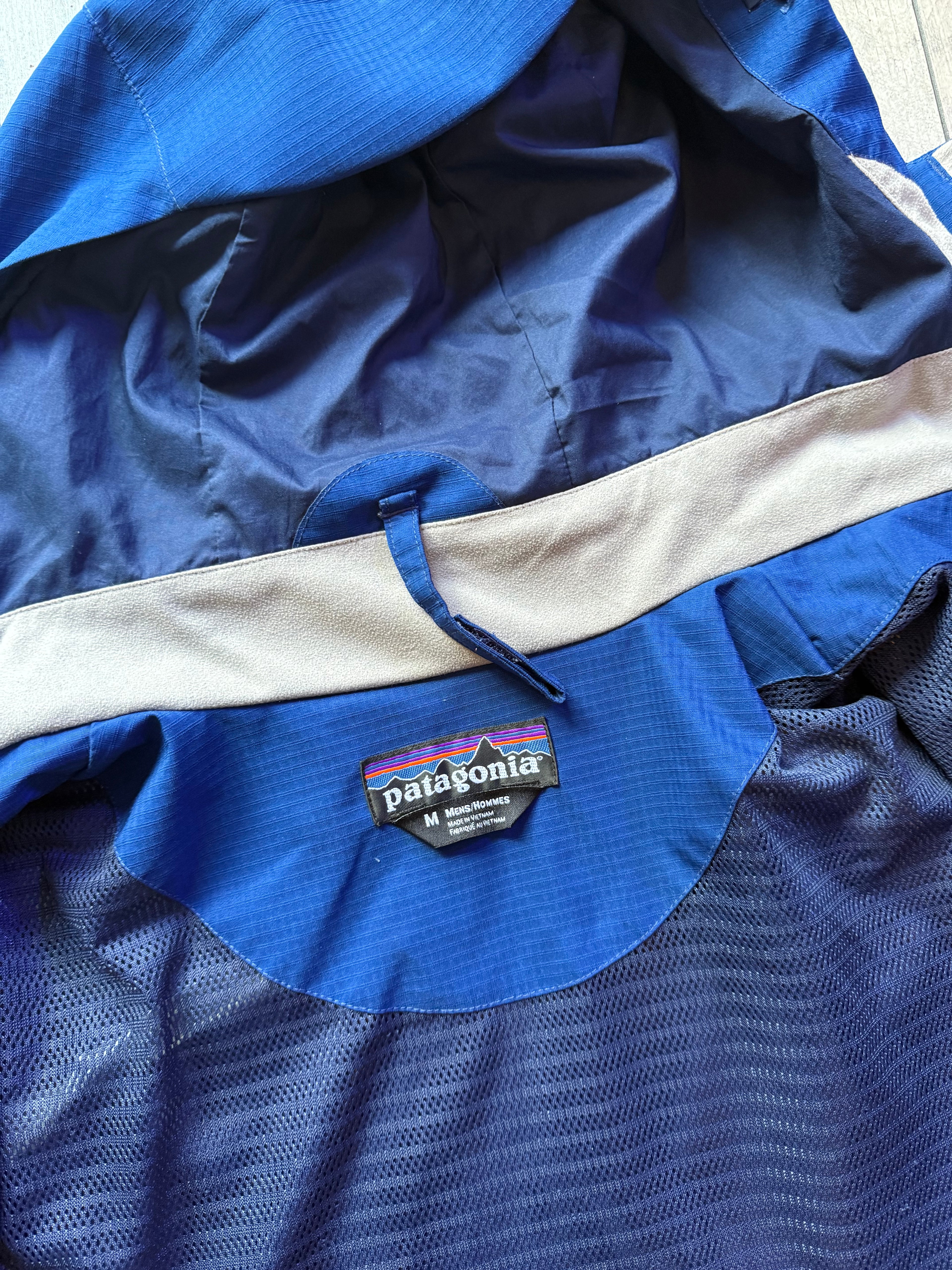 Men’s Patagonia H2No Waterproof Jacket – Medium