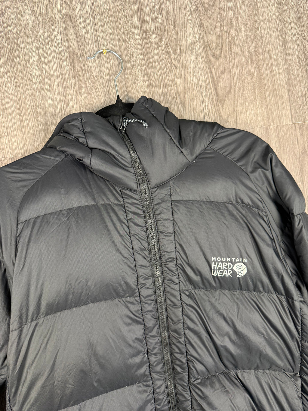 Men’s mountain hardwear down puffer - large