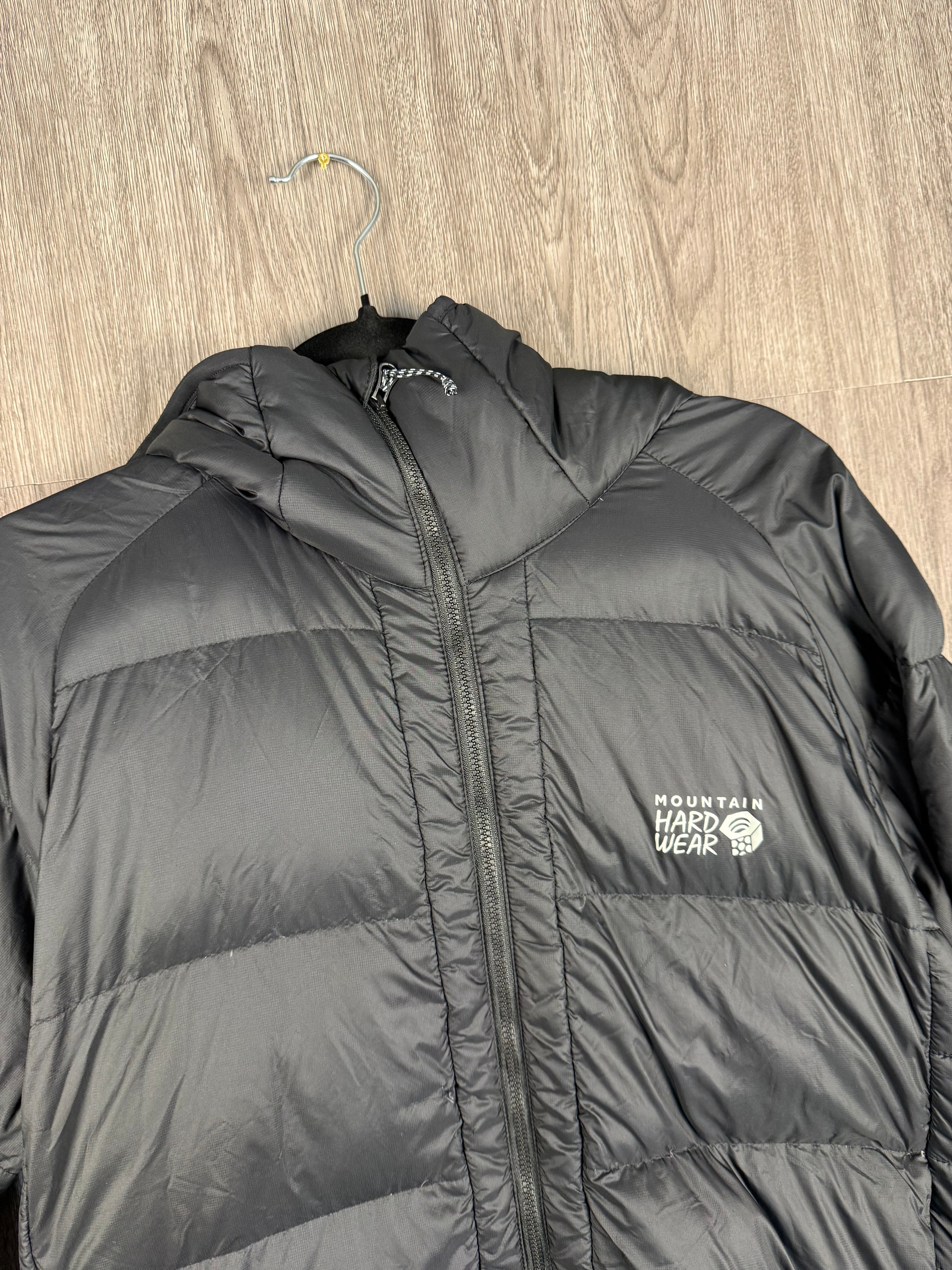 Men’s mountain hardwear down puffer - large