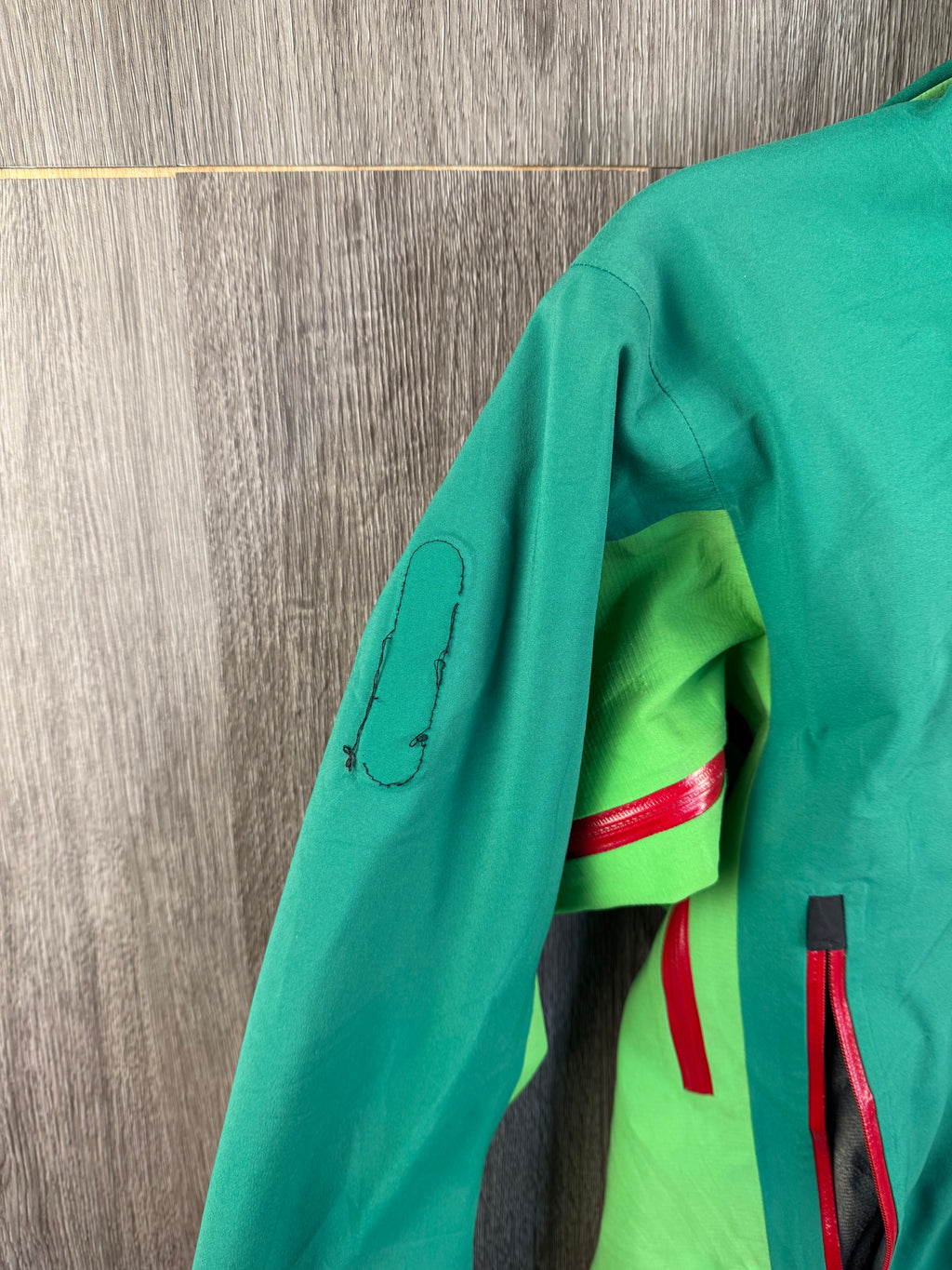 Haglöfs Gore-Tex Softshell Ski Jacket – Women’s Large