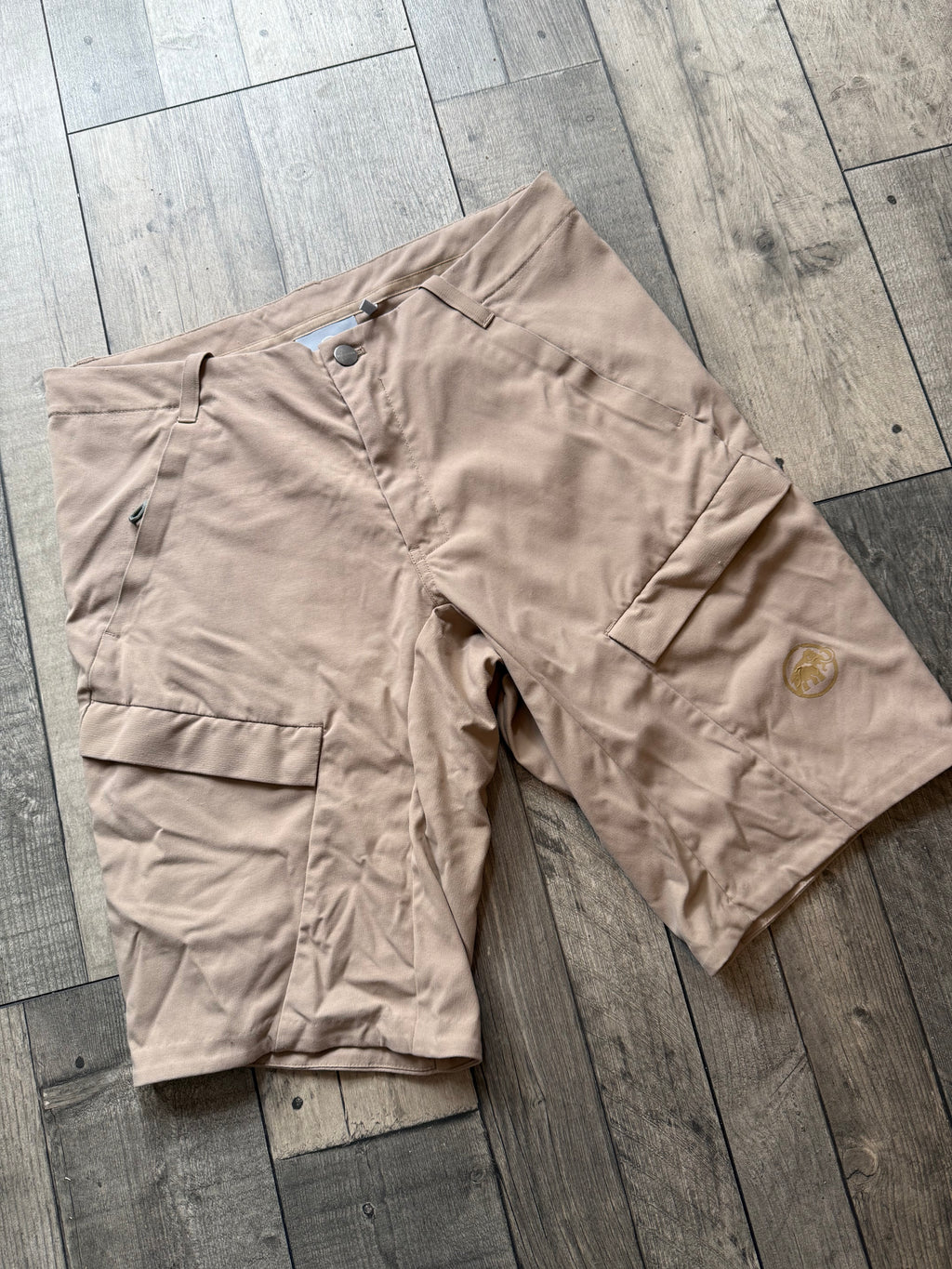 Mammut beige hiking shorts