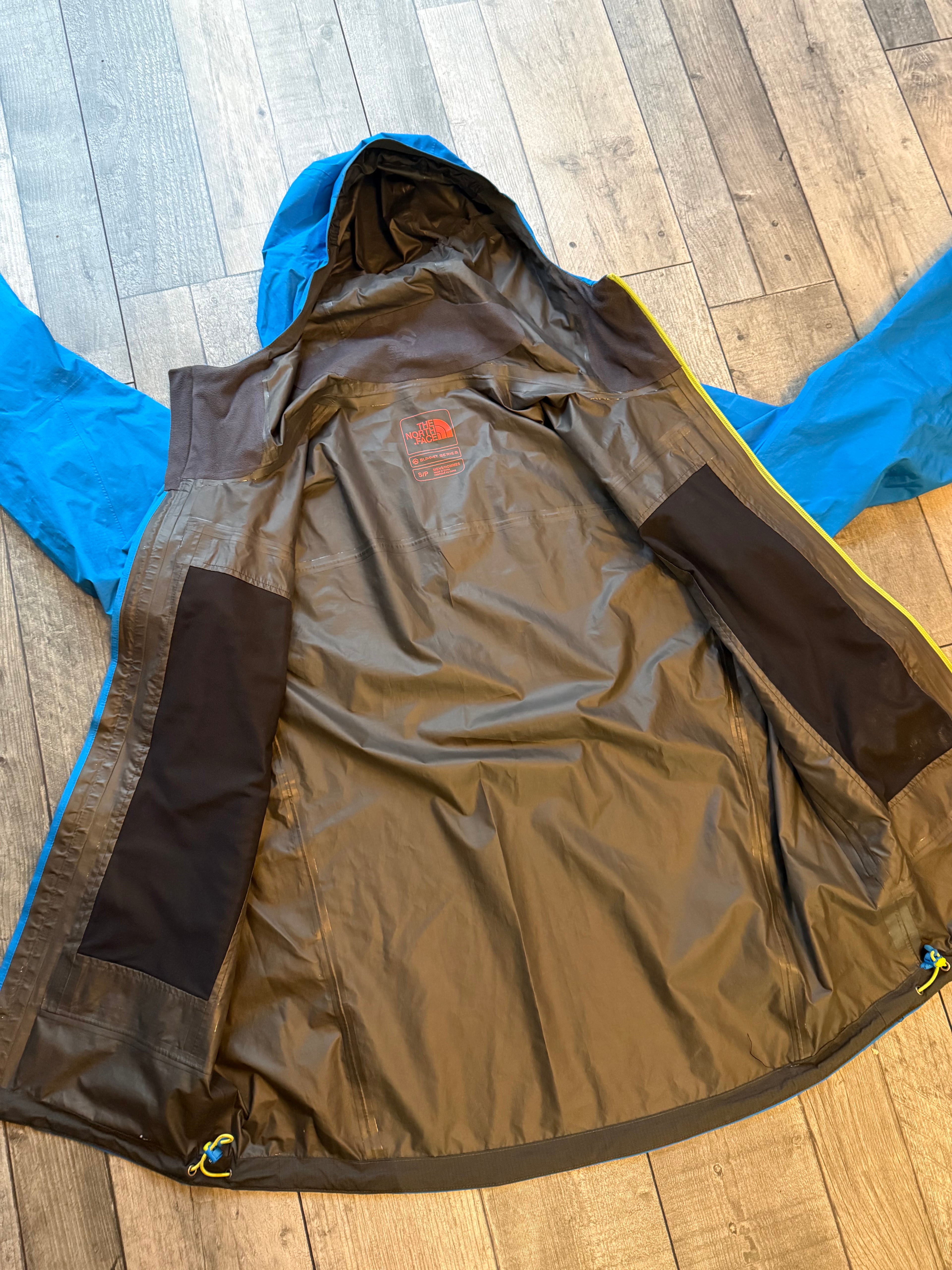 The North Face summit series goretex paclite