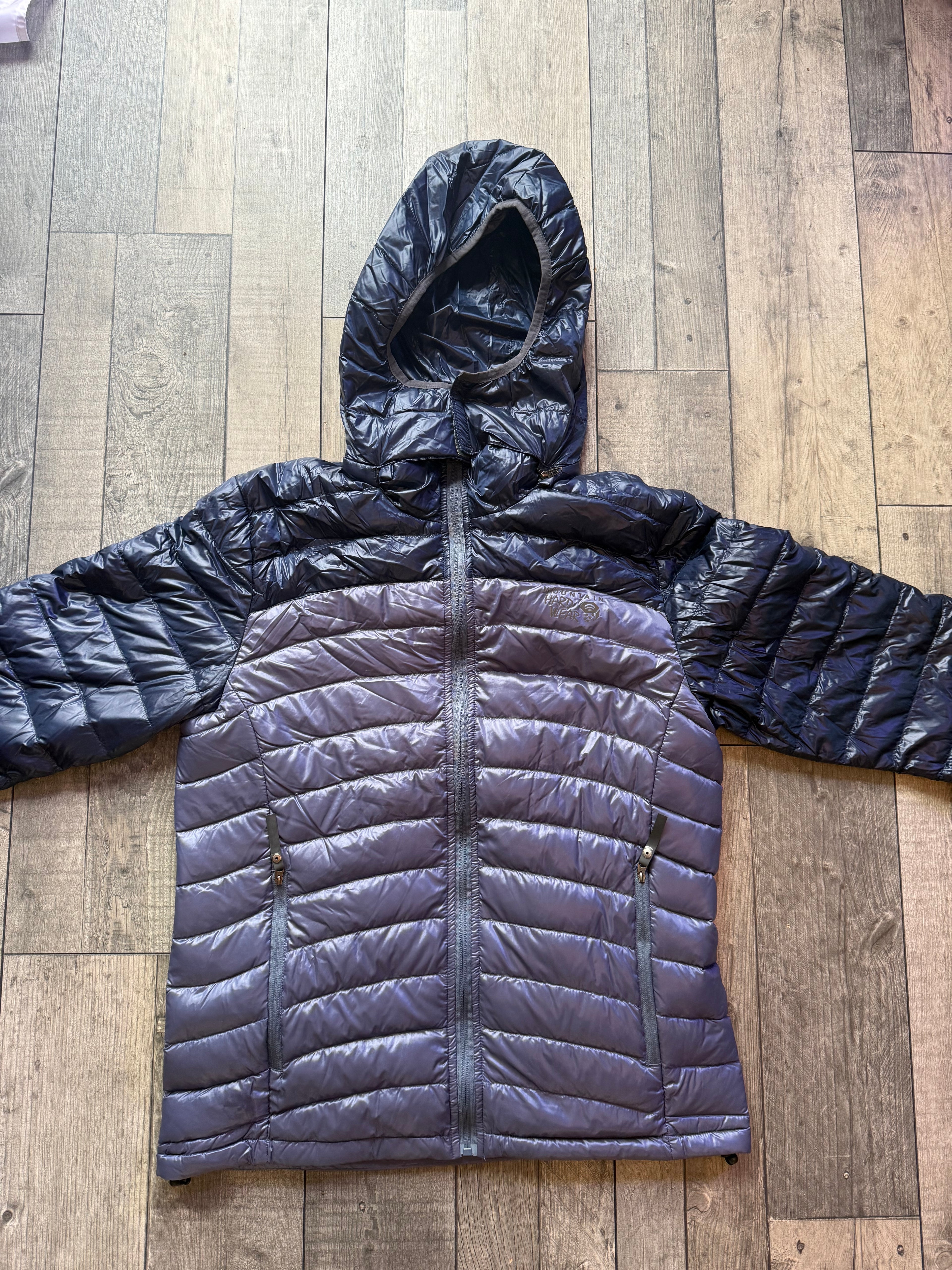 Mountain Hardwear Hooded Down Jacket – Men’s Large