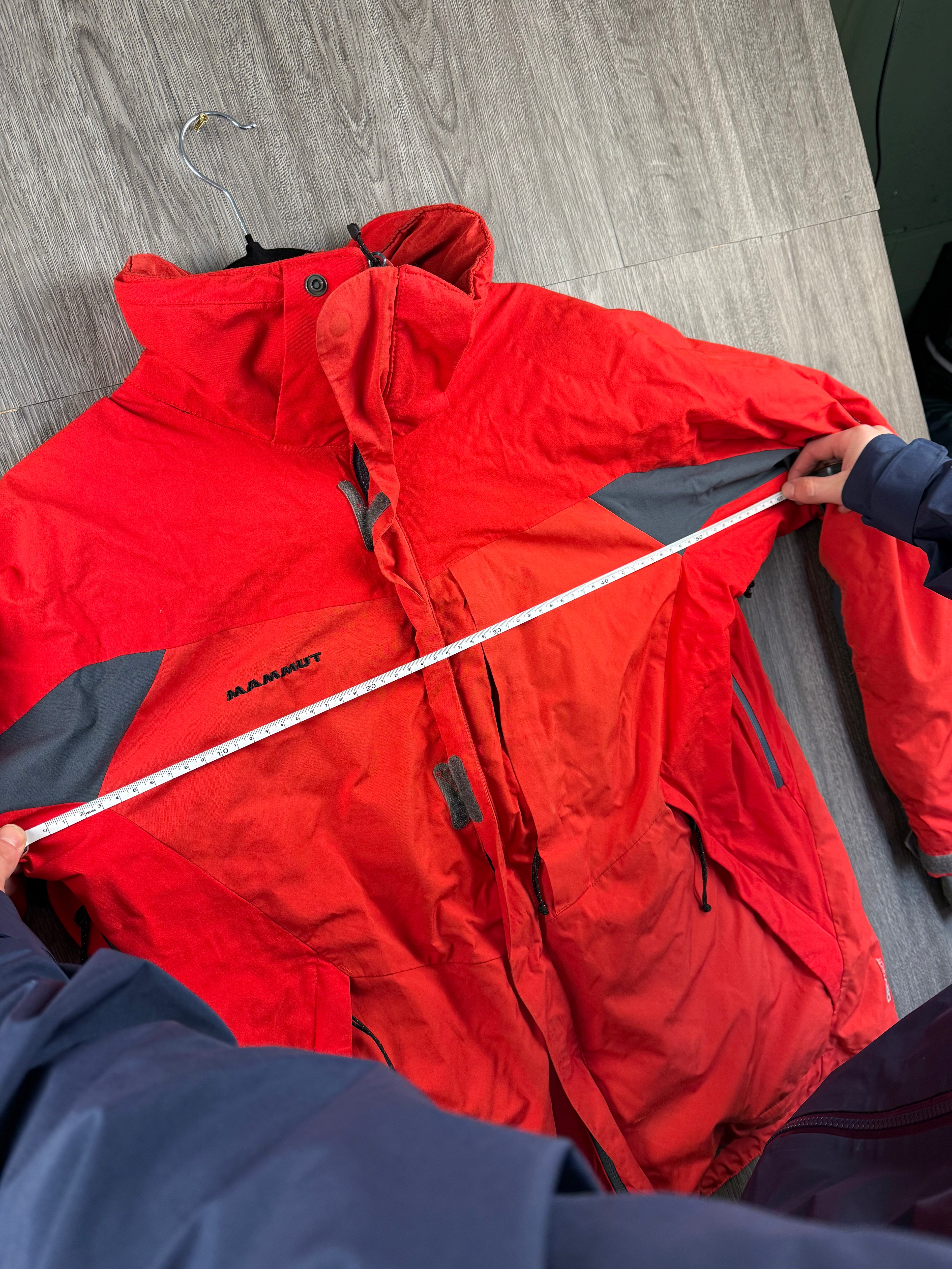 Mammut Drytech Ski Jacket – Men's Size Unknown (See Measurements)