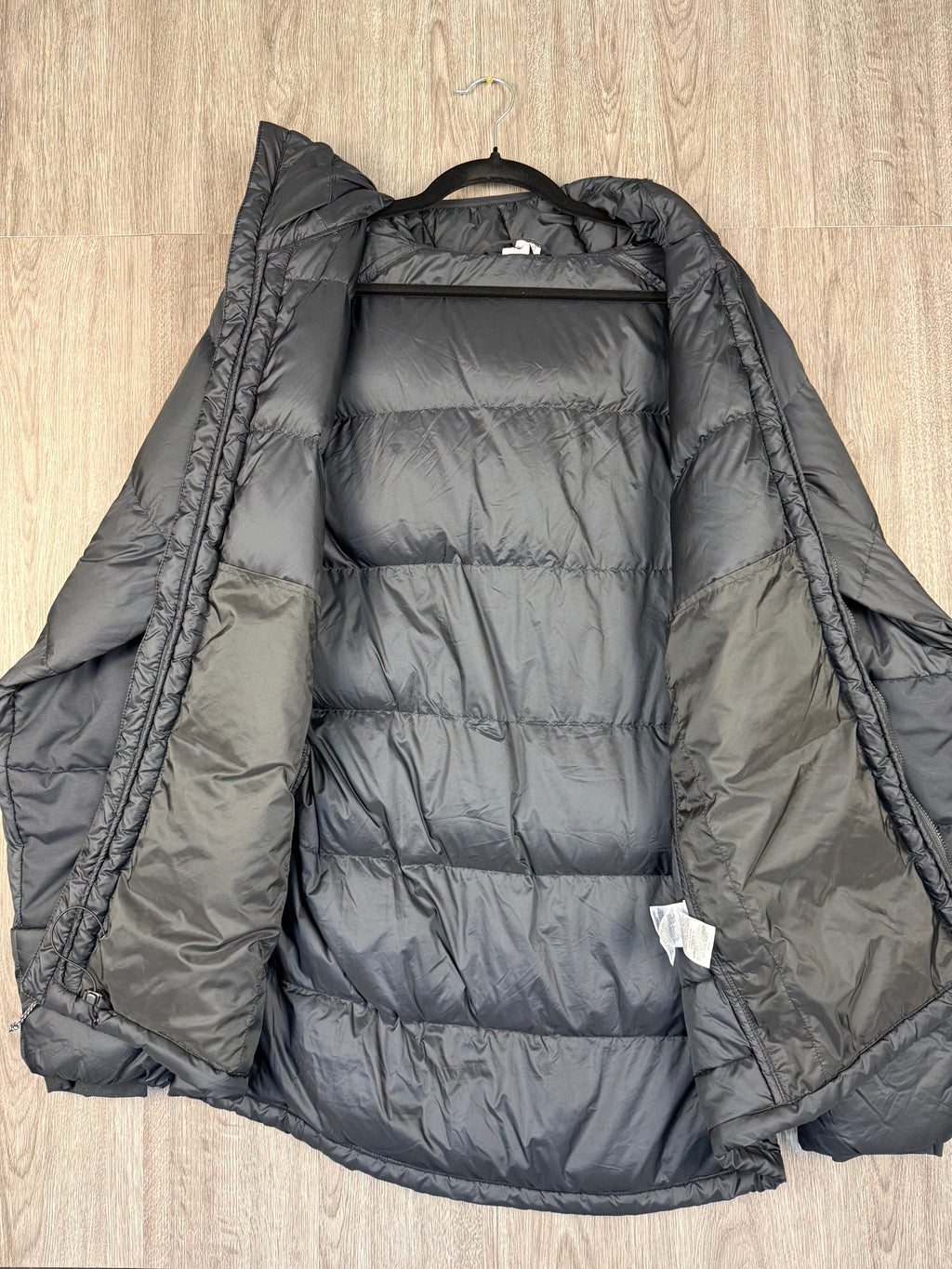 Men’s mountain hardwear down puffer - large