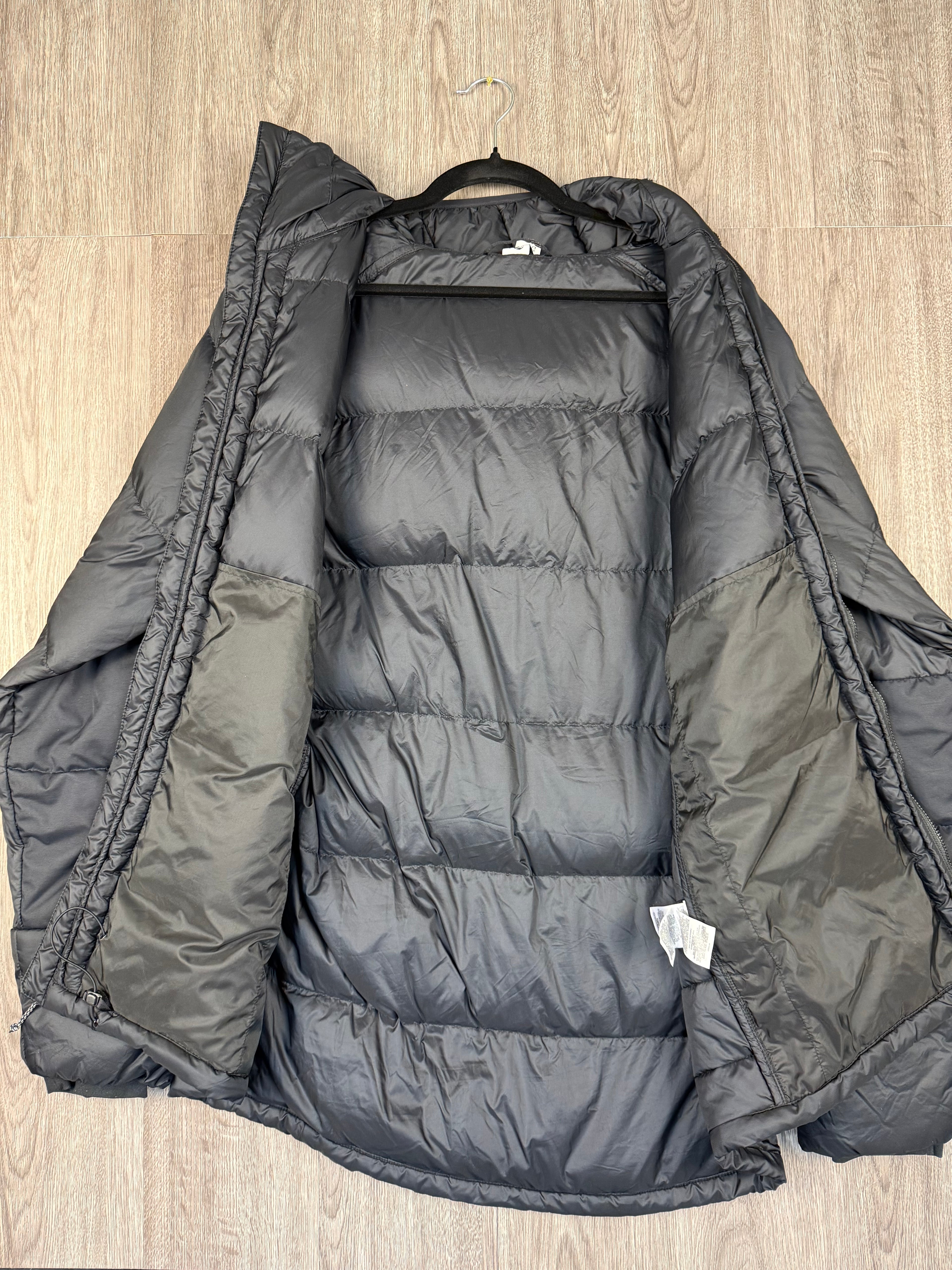 Men’s mountain hardwear down puffer - large