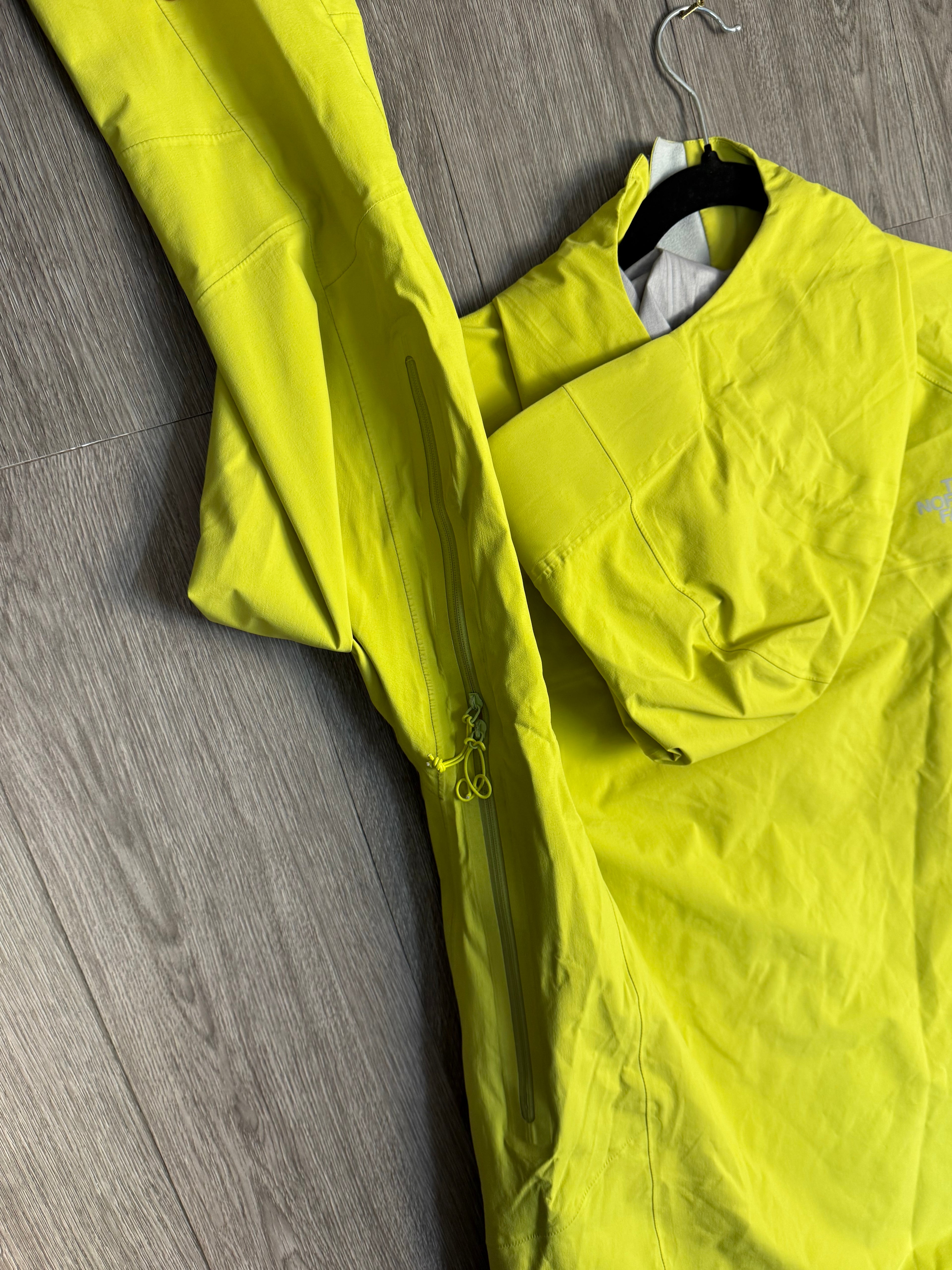 Men’s TNF summit series l5 goretex pro - medium