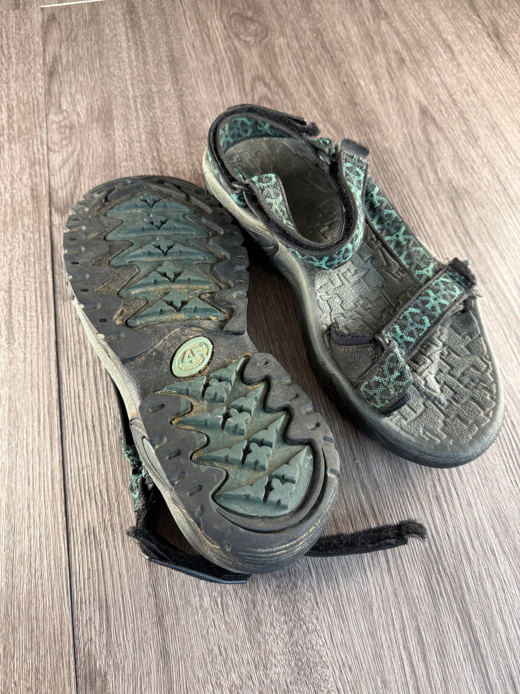 Men’s merrell walking sandals - uk10