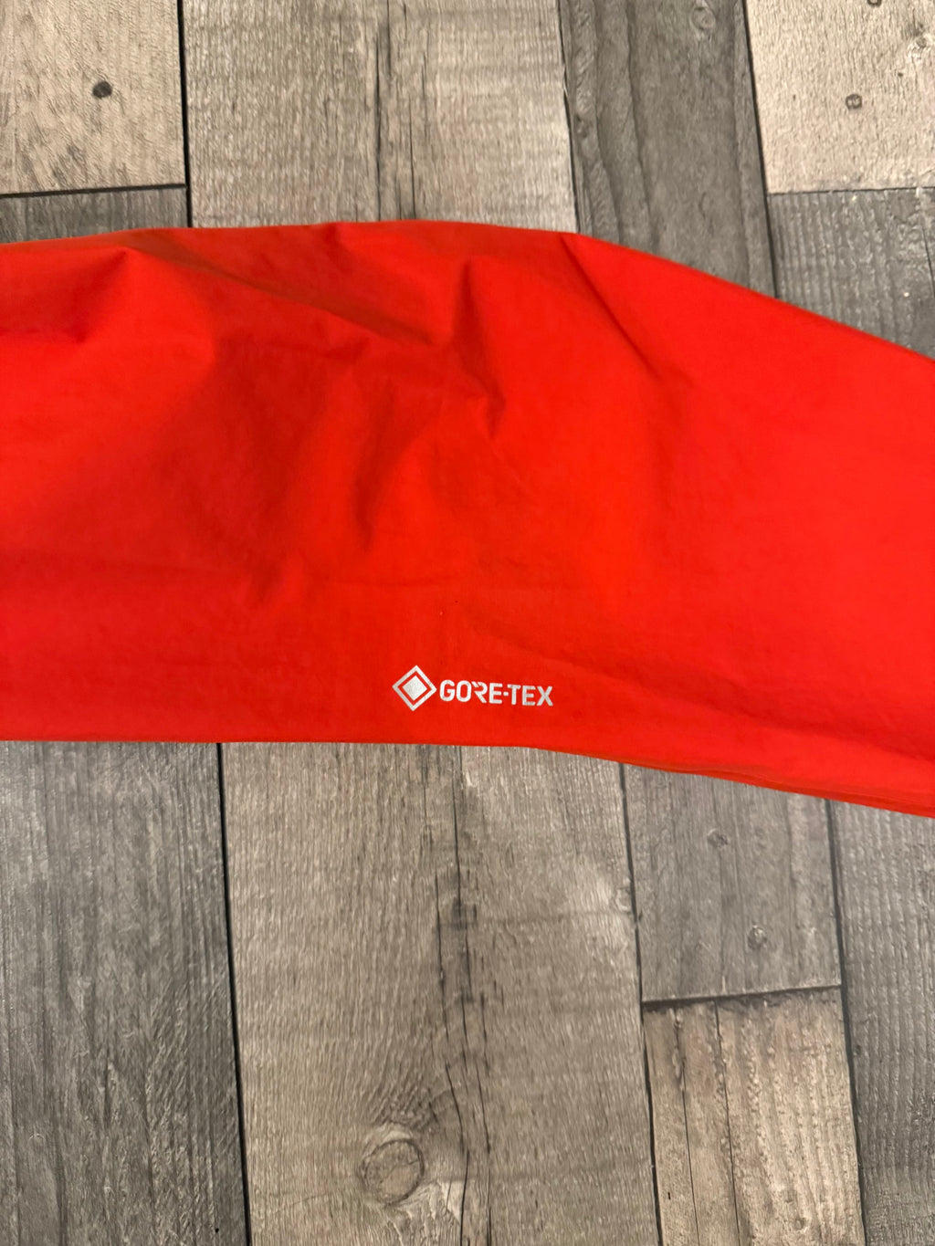 Montane levity goretex coat