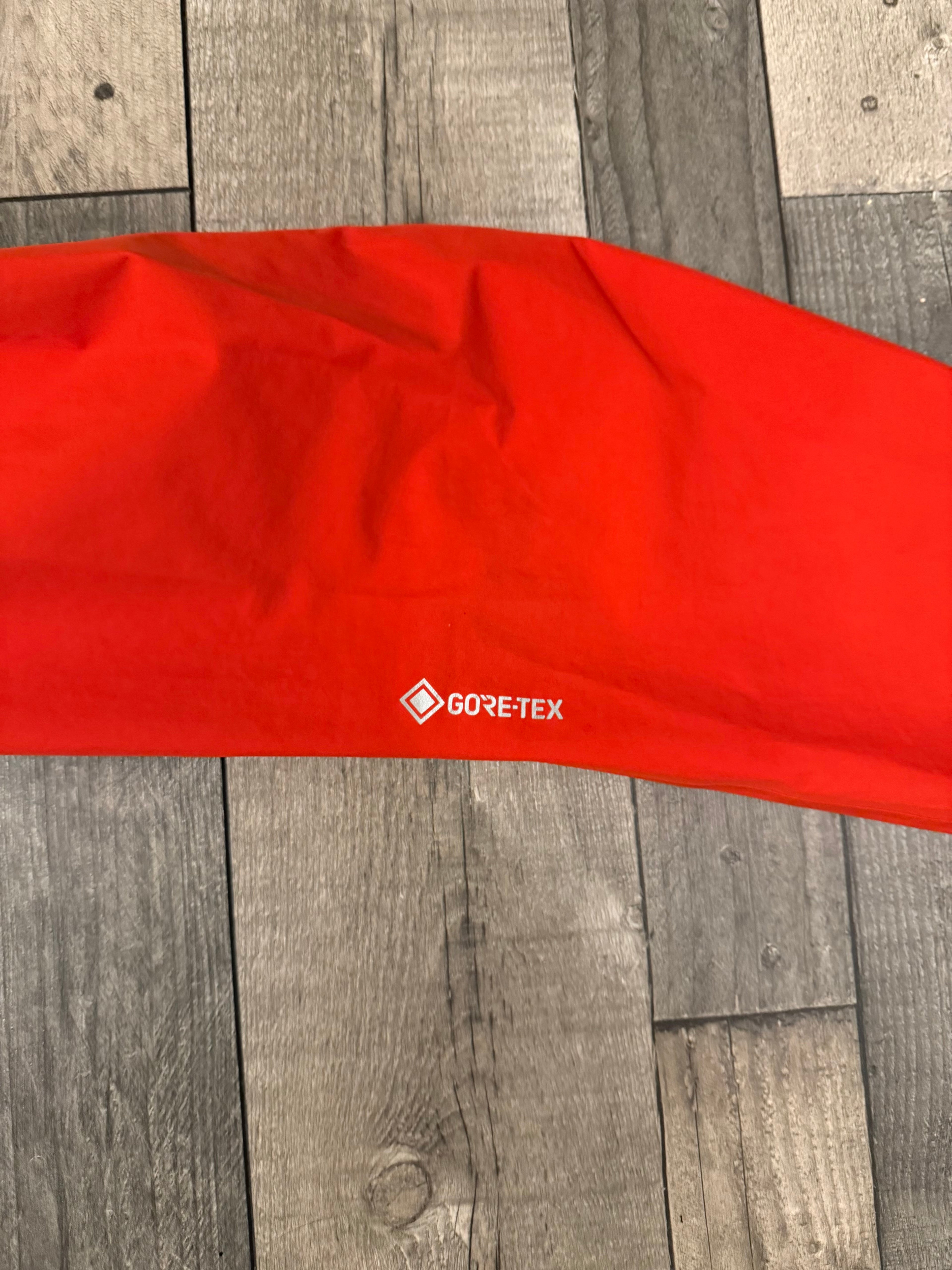 Montane levity goretex coat