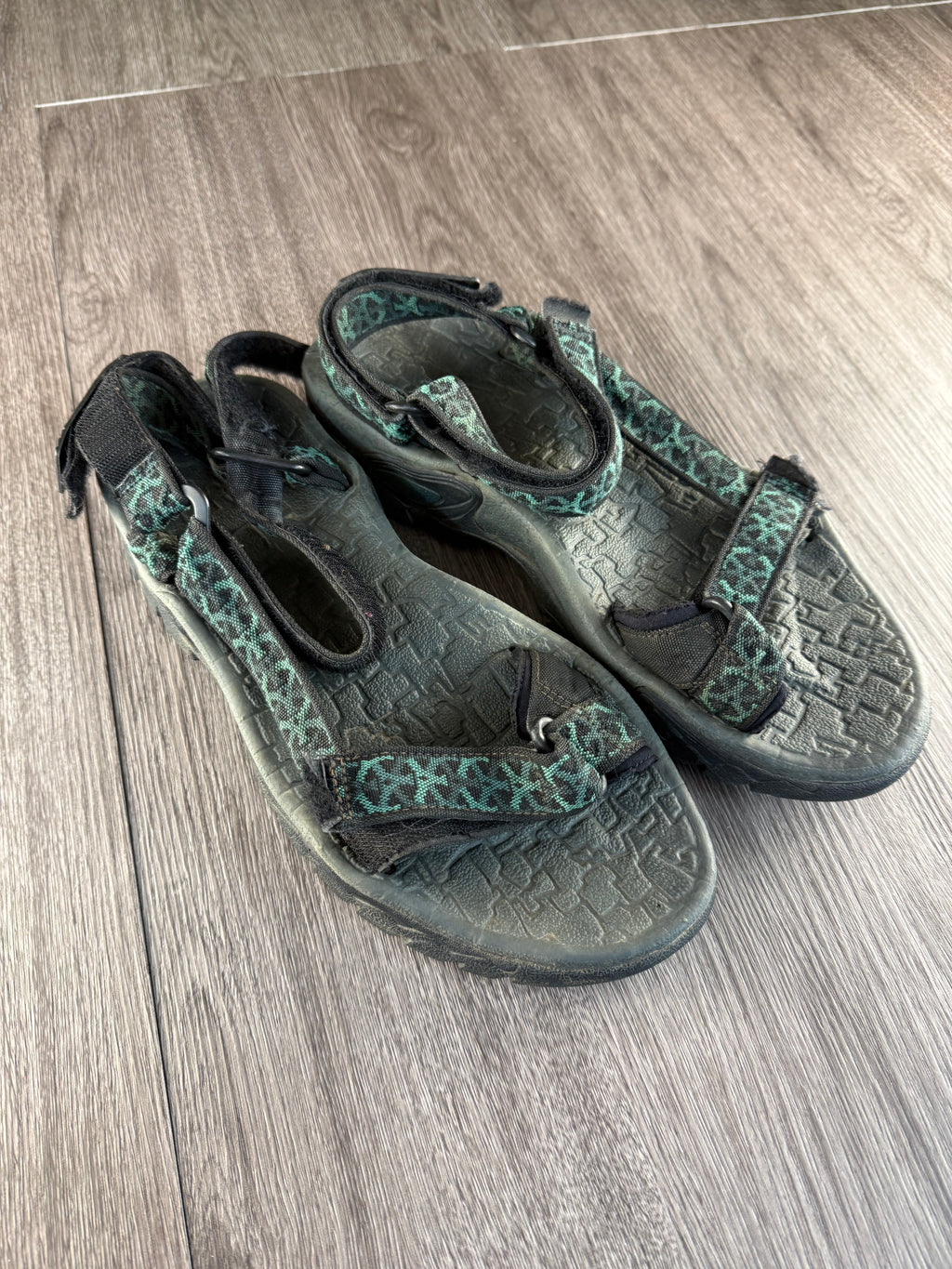 Men’s merrell walking sandals - uk10