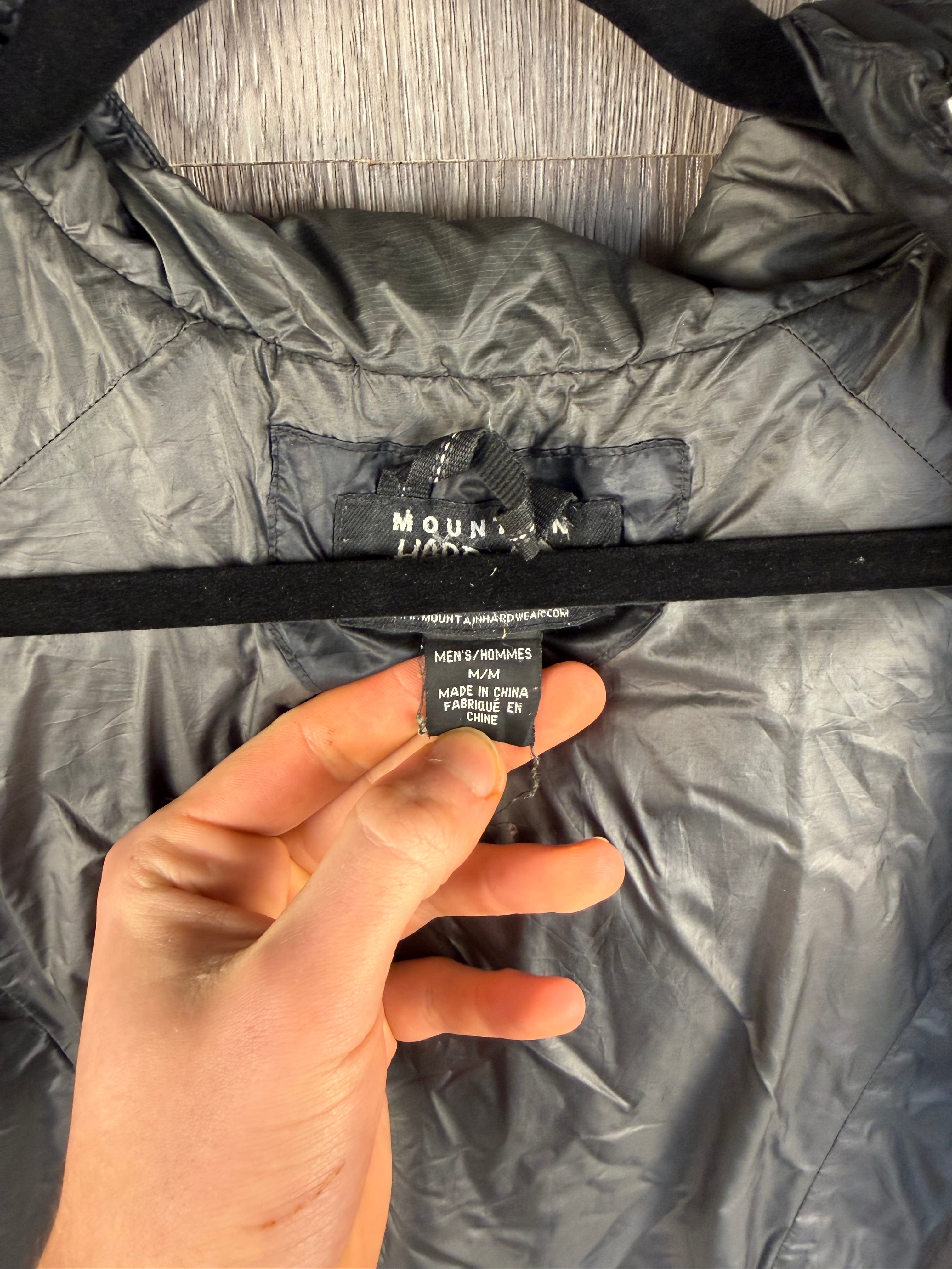 Men’s Mountain hardwear compressor hoody - medium