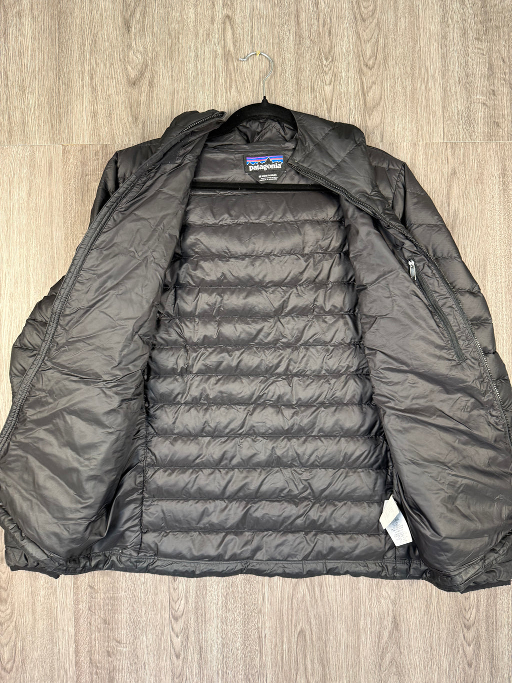 Men’s Patagonia down jacket - medium