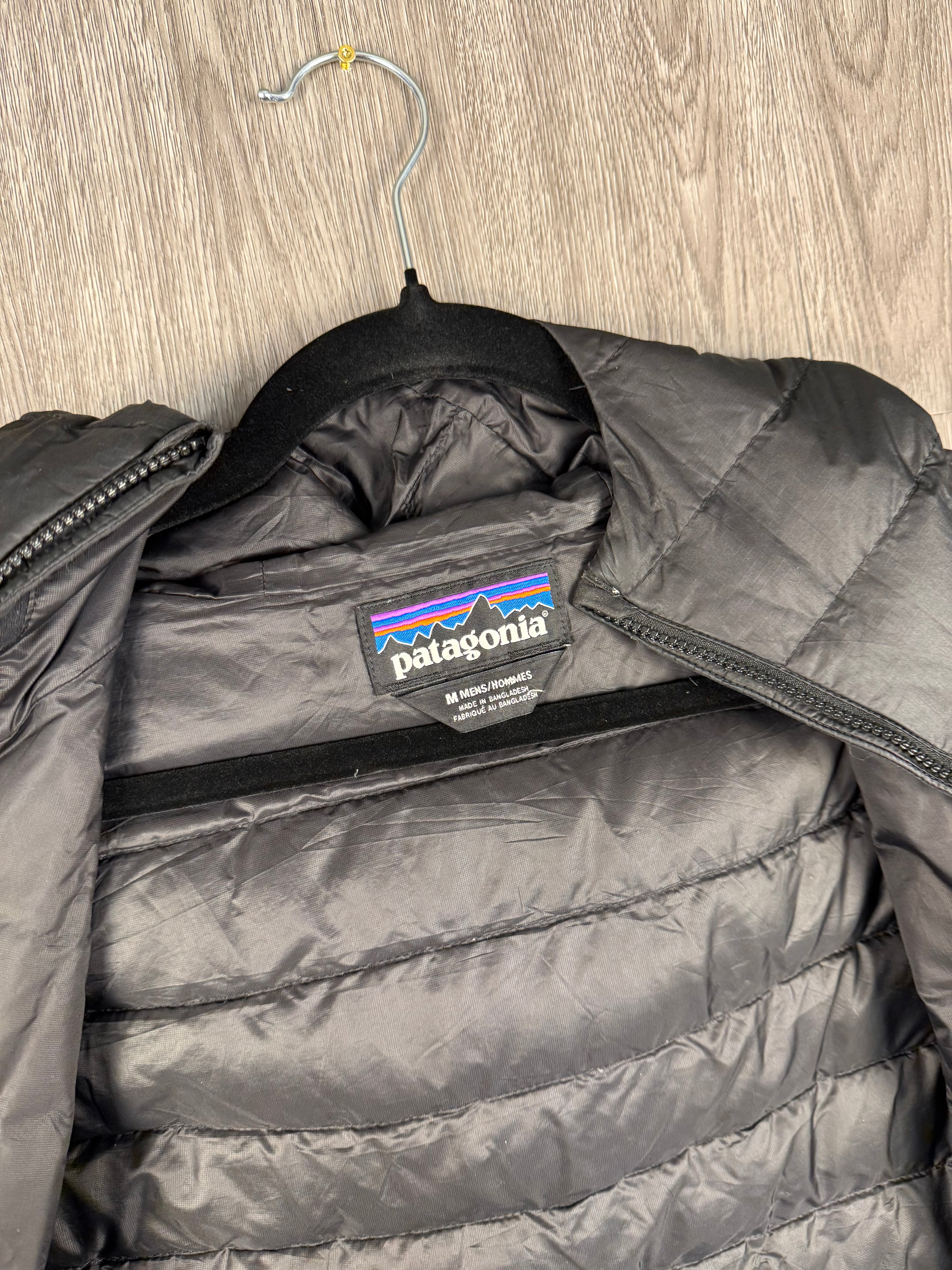 Men’s Patagonia down jacket - medium