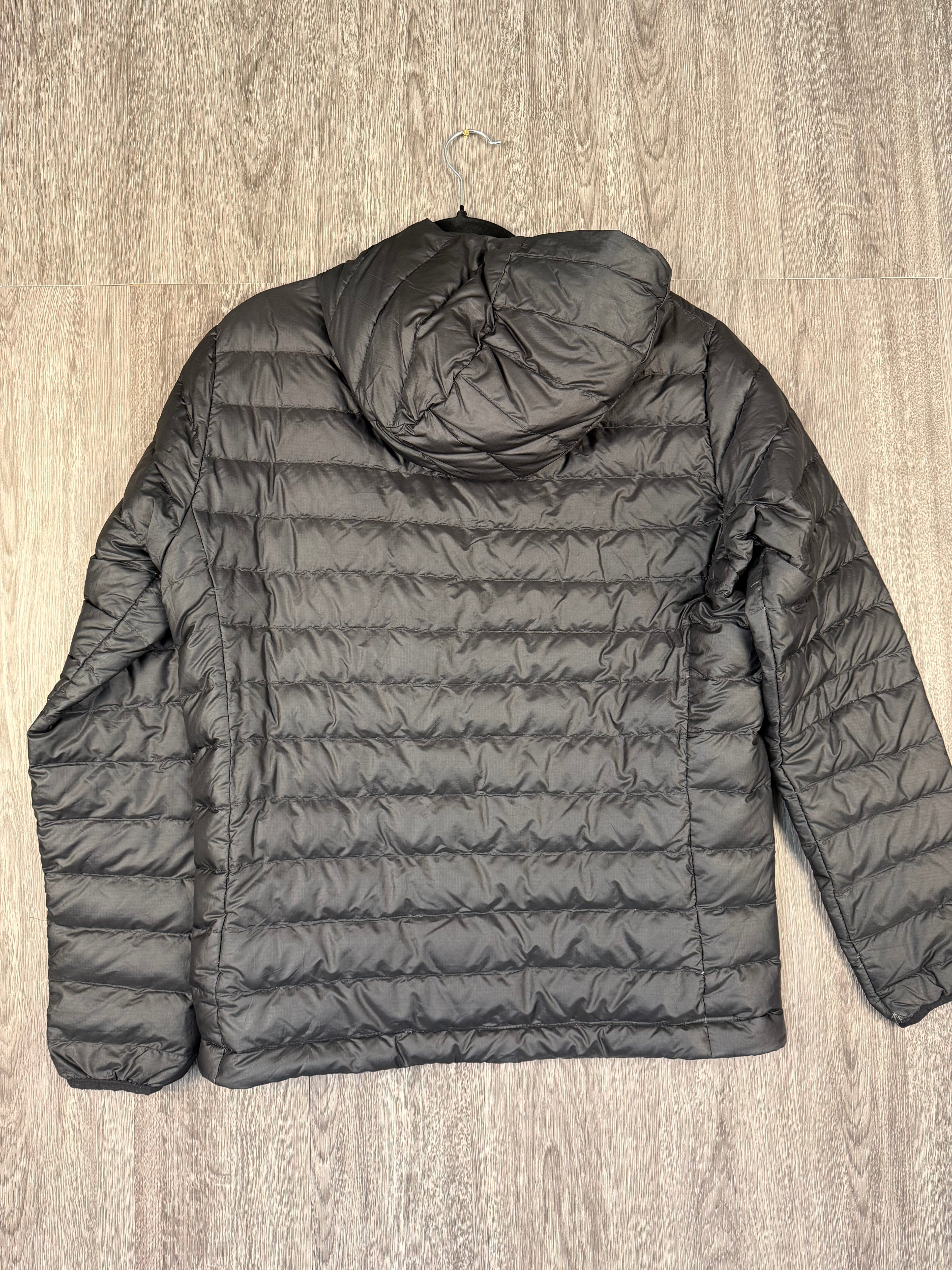 Men’s Patagonia down jacket - medium