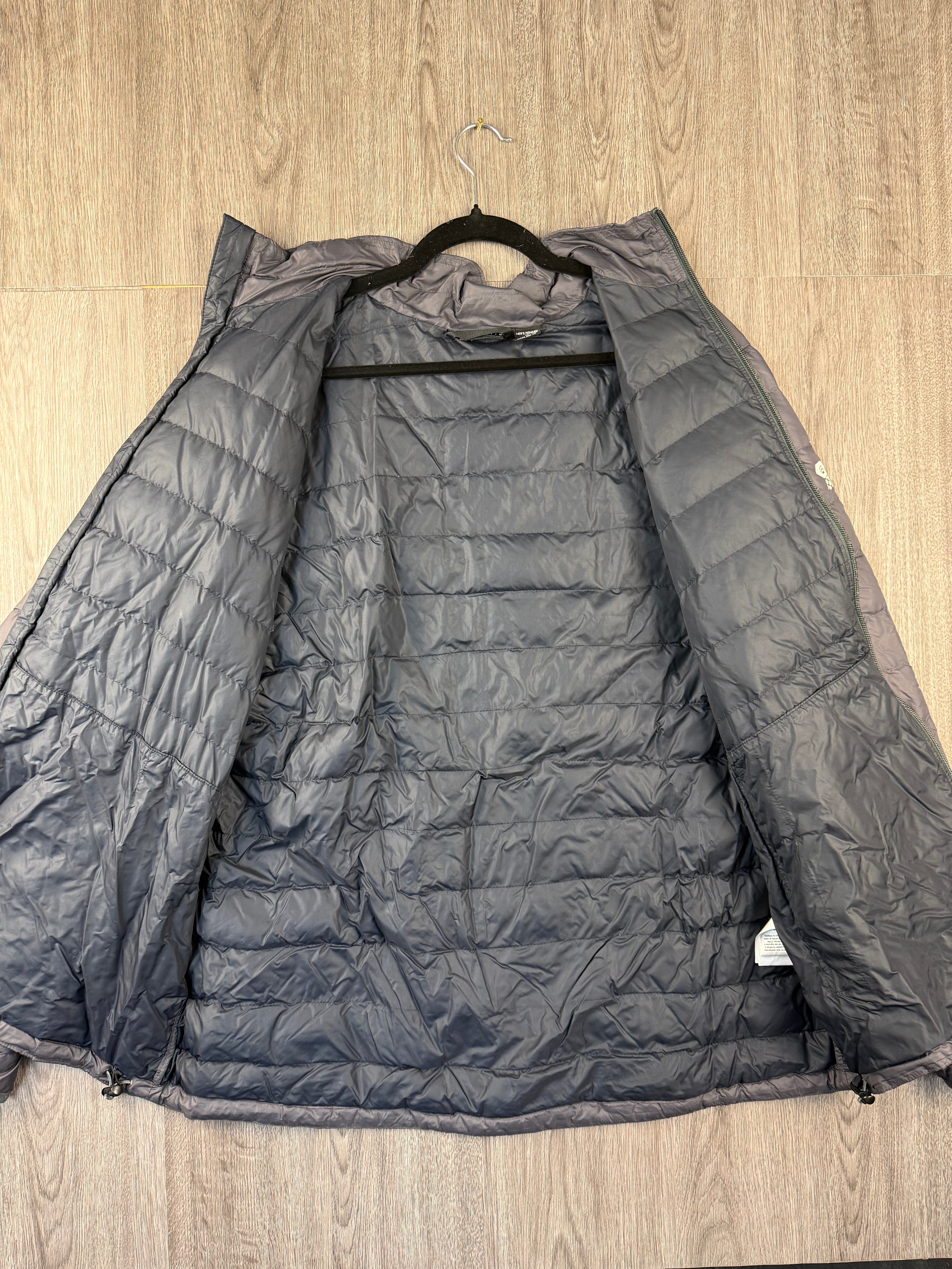 Men’s mountain hardwear down jacket - extra large