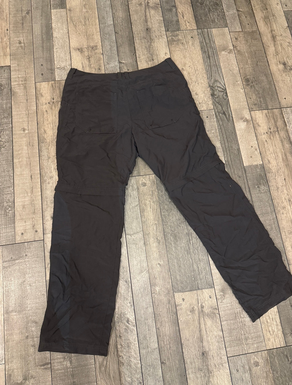 Mountain headwear zip off trousers