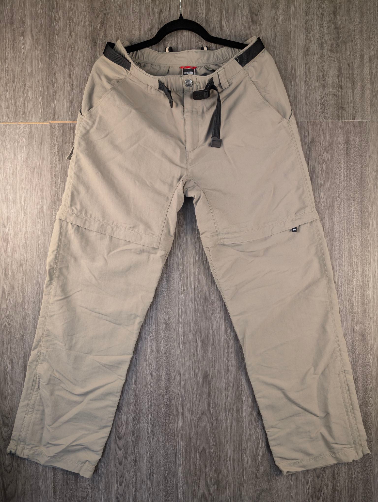 The North Face Women’s Convertible Hiking Trousers – Size Medium